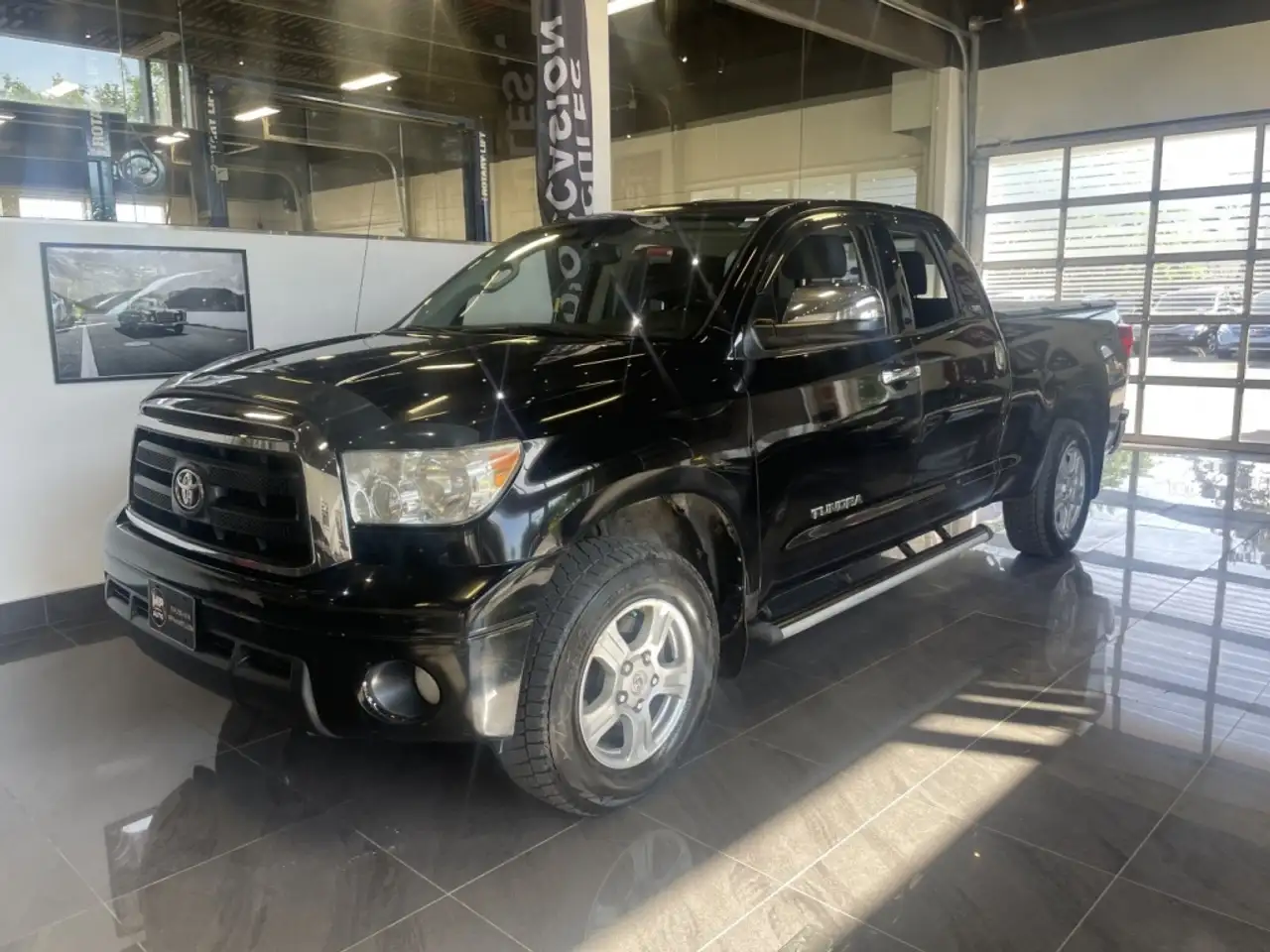 Toyota Tundra снимка Toyota Tundra