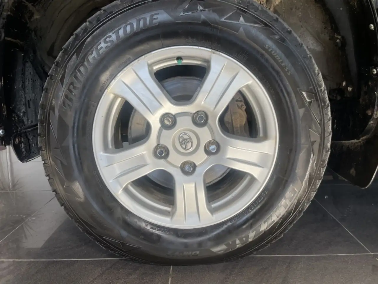Toyota Tundra снимка Toyota Tundra