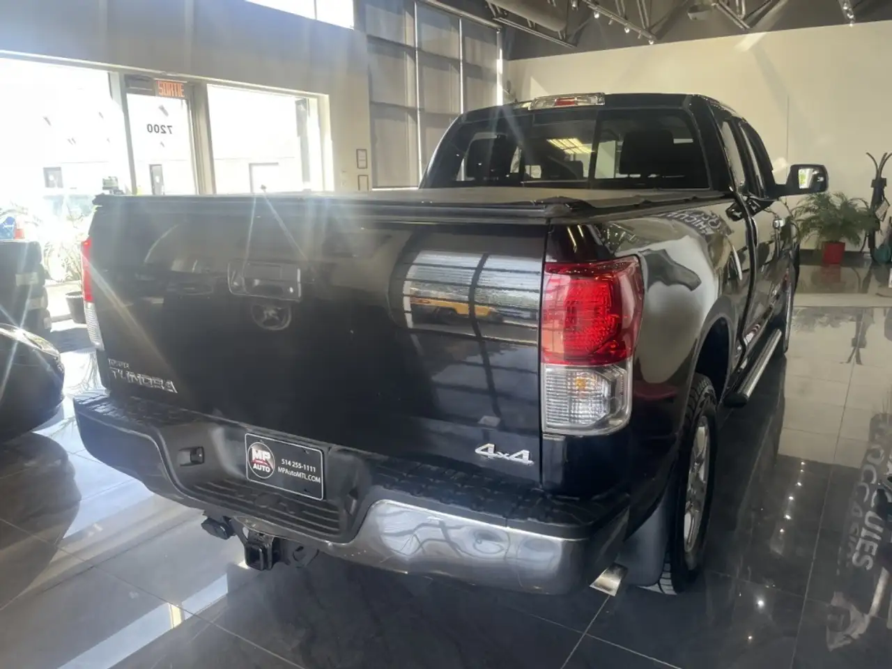 Toyota Tundra снимка Toyota Tundra