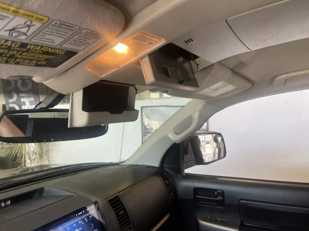 Toyota Tundra снимка Toyota Tundra
