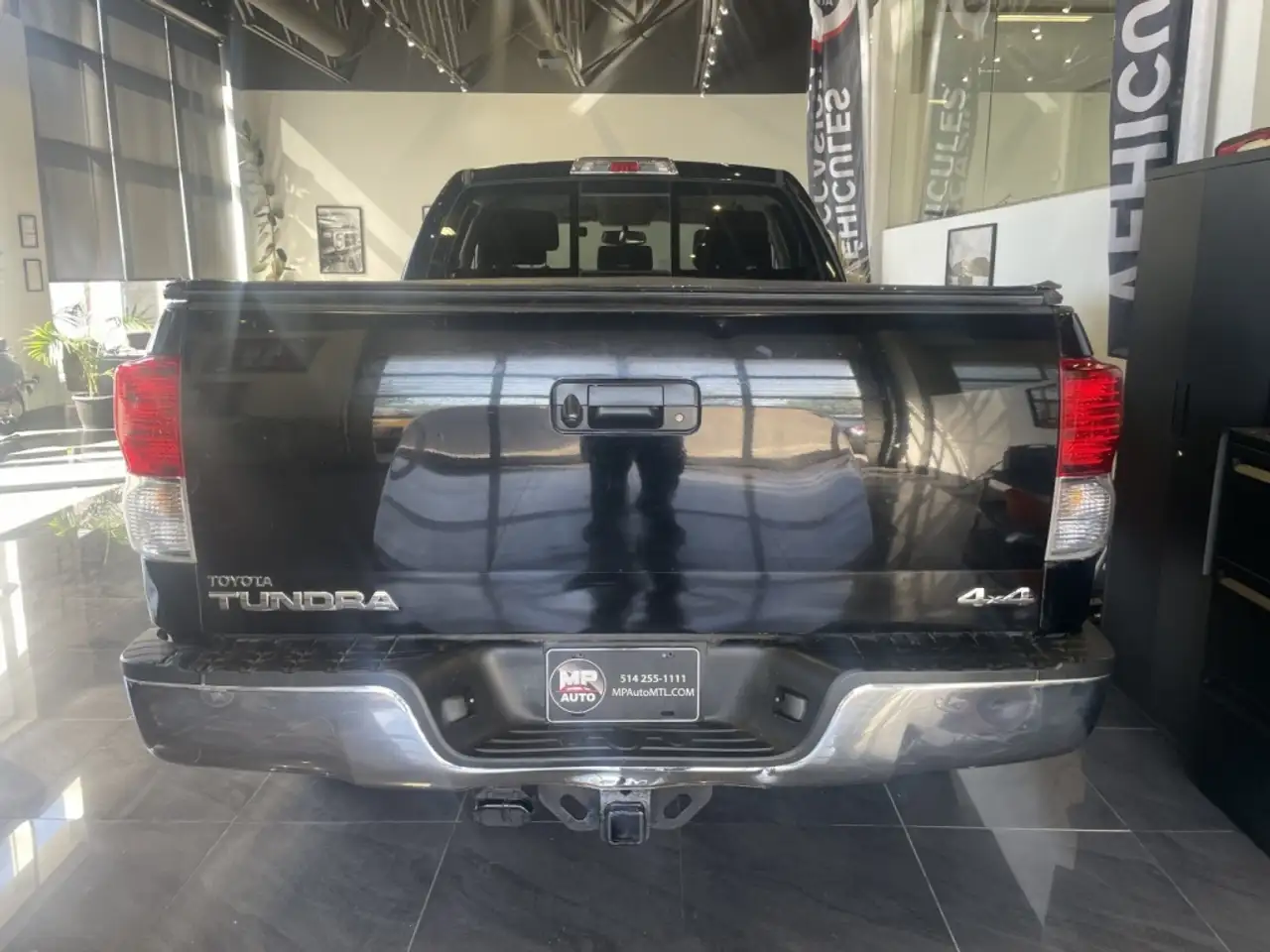 Toyota Tundra снимка Toyota Tundra