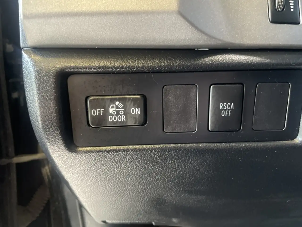 Toyota Tundra снимка Toyota Tundra