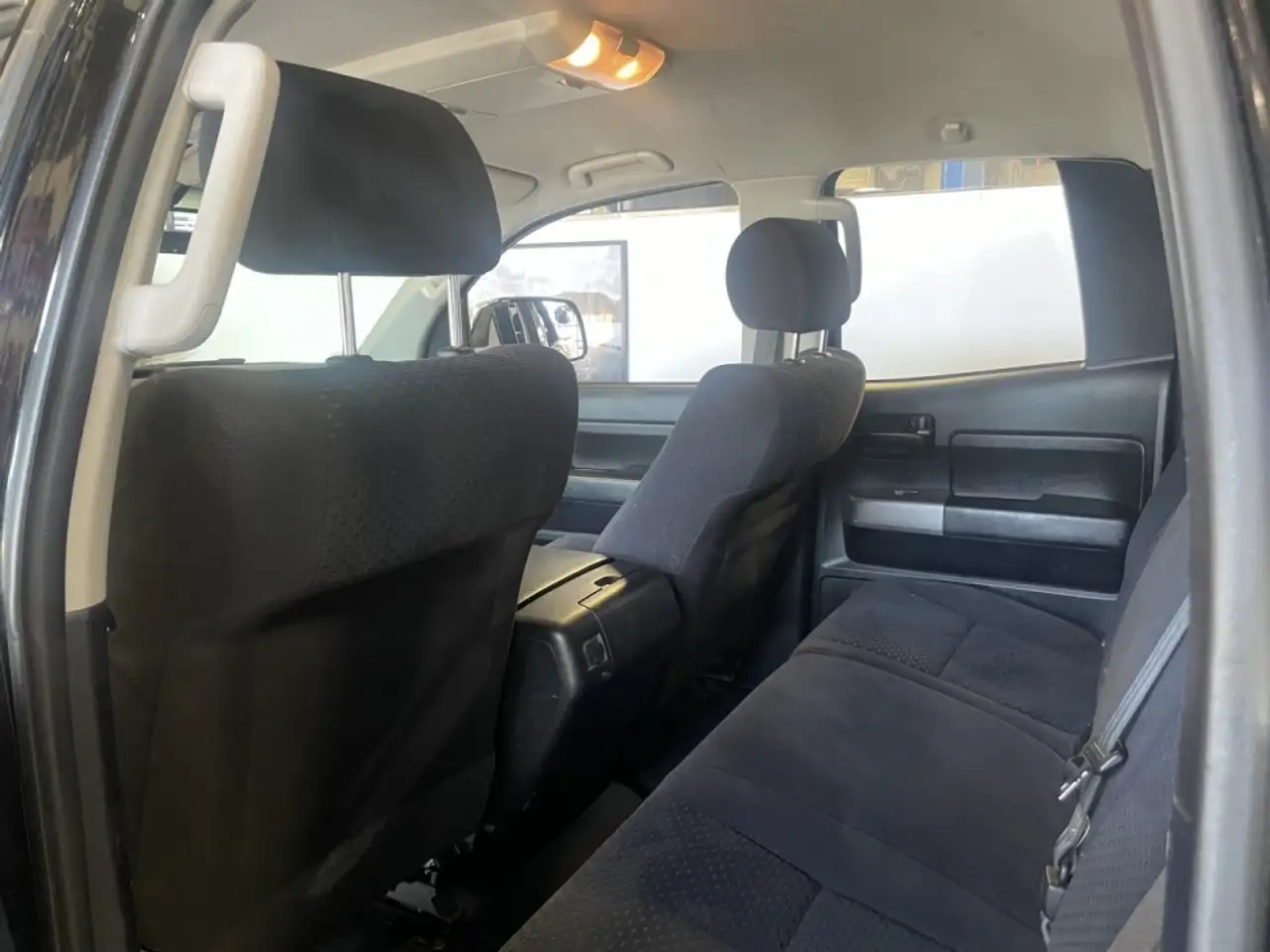 Toyota Tundra снимка Toyota Tundra