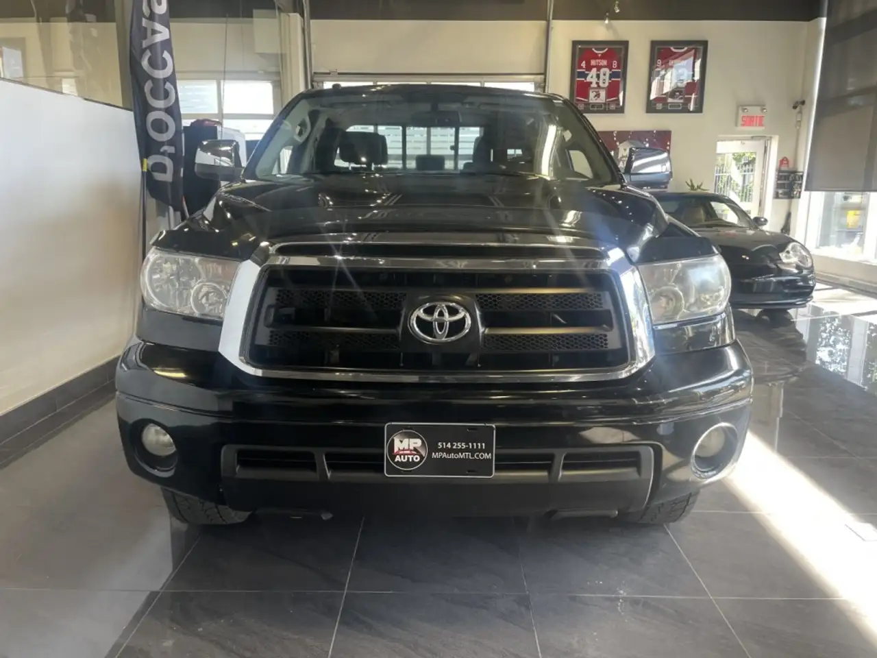Toyota Tundra снимка Toyota Tundra