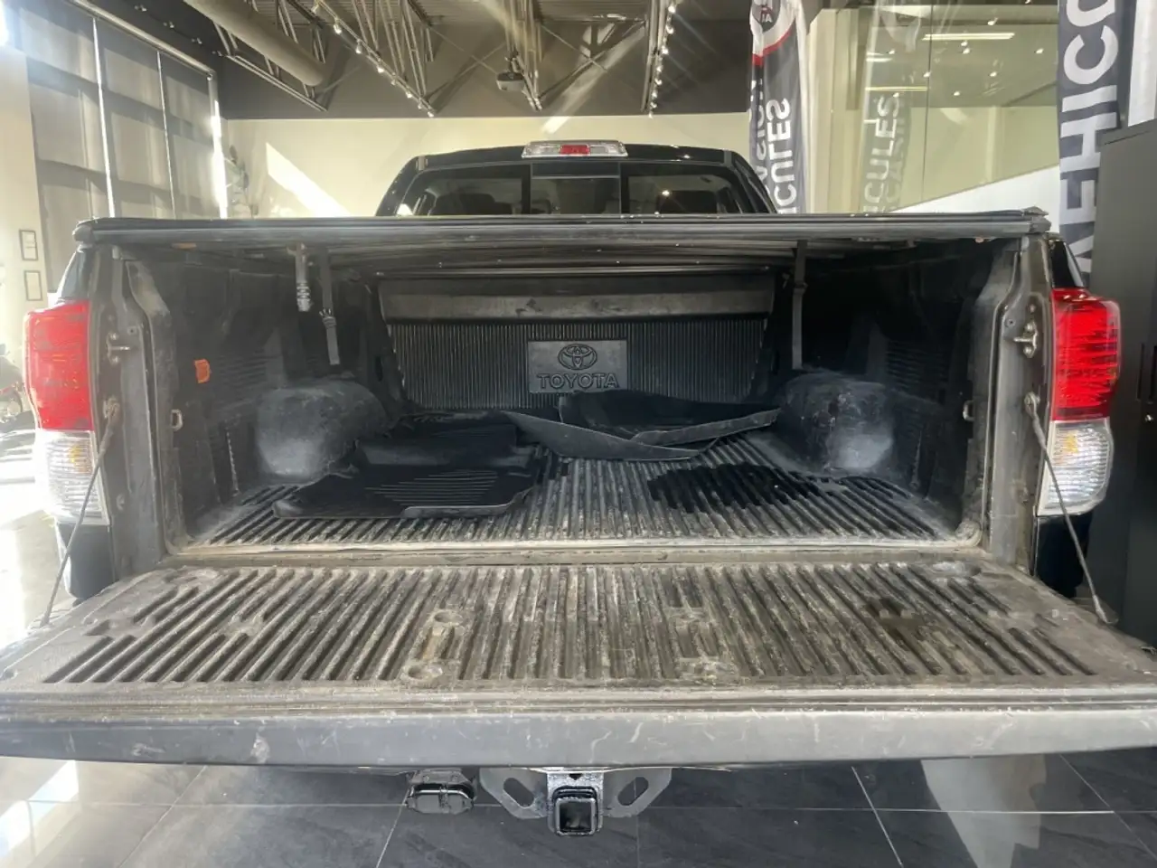 Toyota Tundra снимка Toyota Tundra
