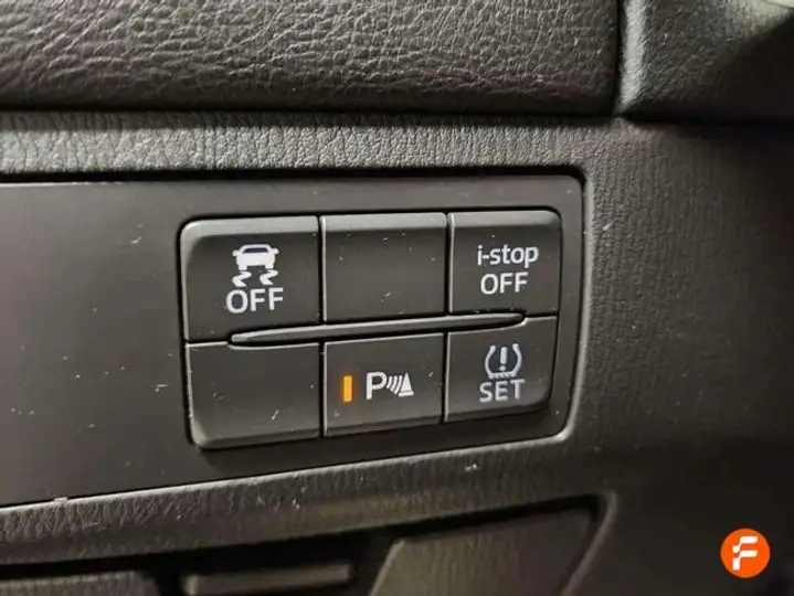 Mazda 2017, foto 15