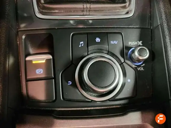 Mazda 2017, foto 24