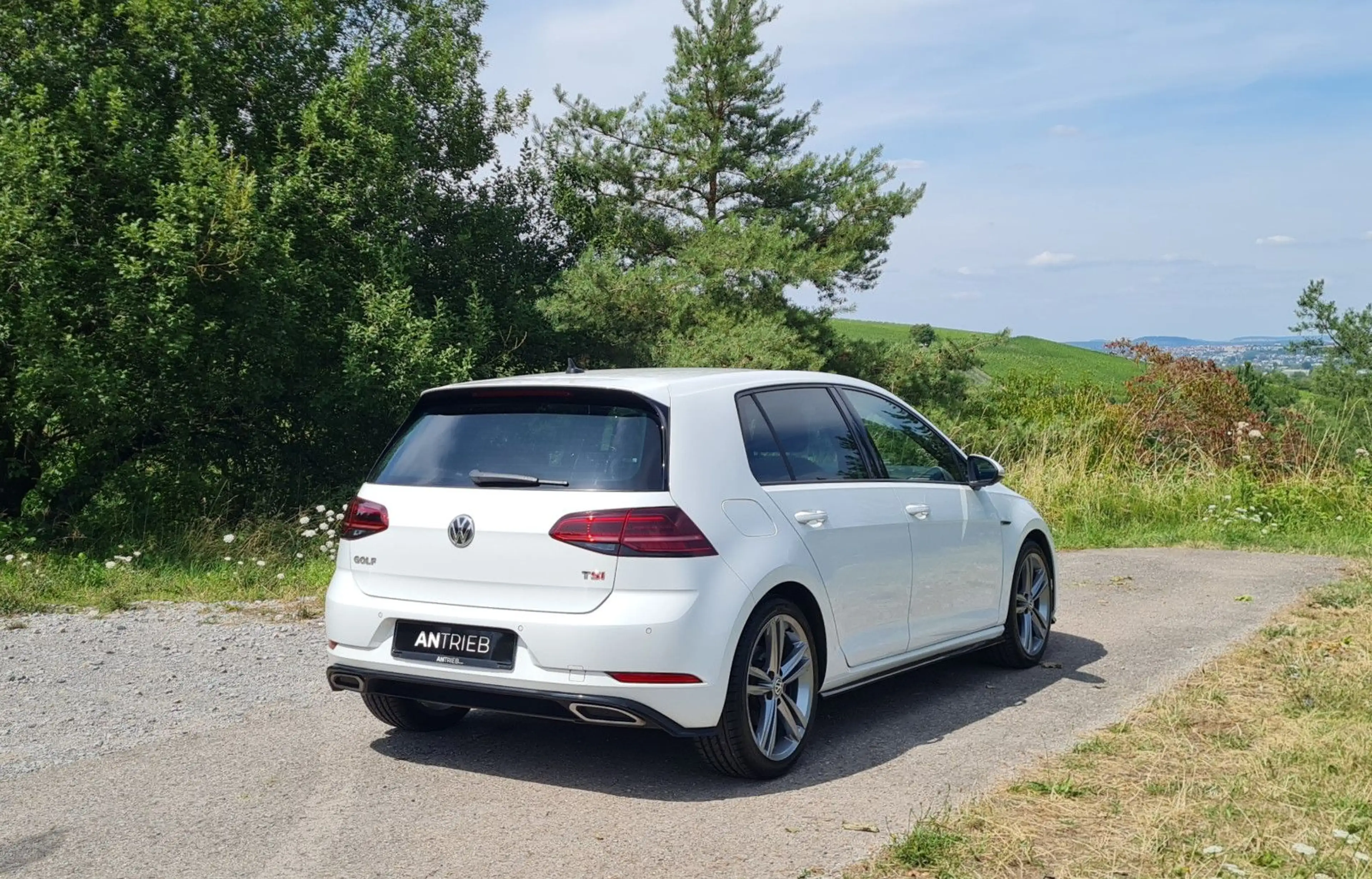 Volkswagen Golf VII 1.5 TSI ACT Highline R-Line-Paket ACC — photo 3