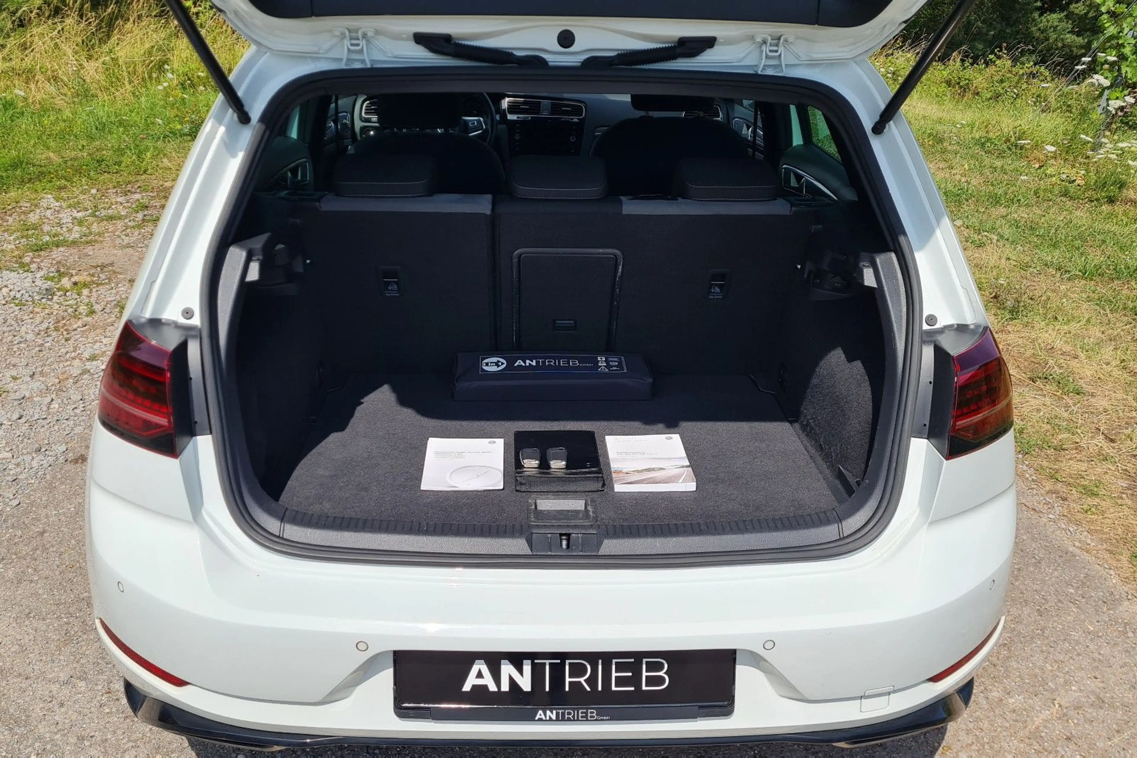 Volkswagen Golf VII 1.5 TSI ACT Highline R-Line-Paket ACC — photo 10
