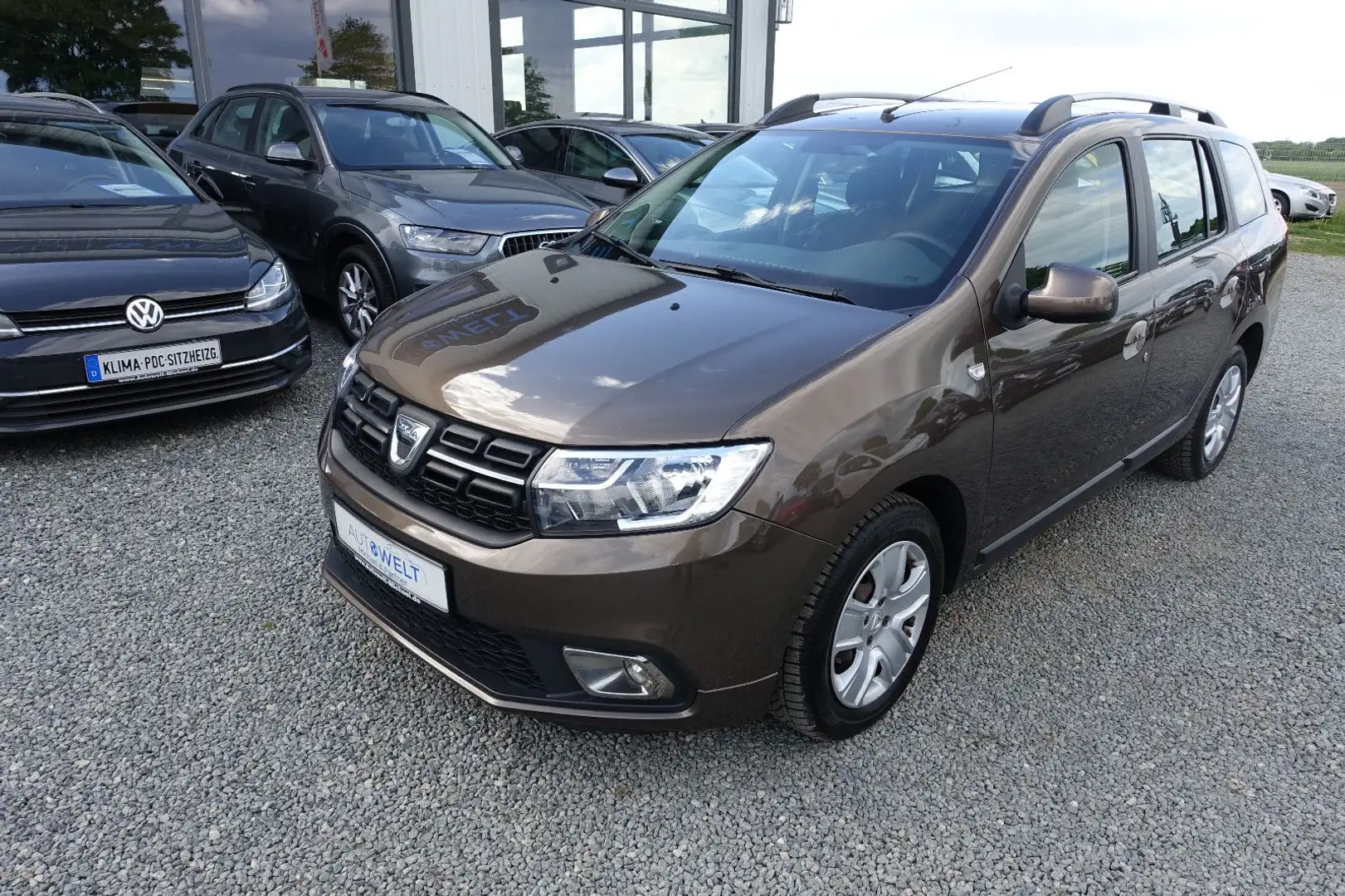 Dacia Logan Kombi Laureate 0.9 KLIMA NAV KAM TÜV 2/27 Braun - 2
