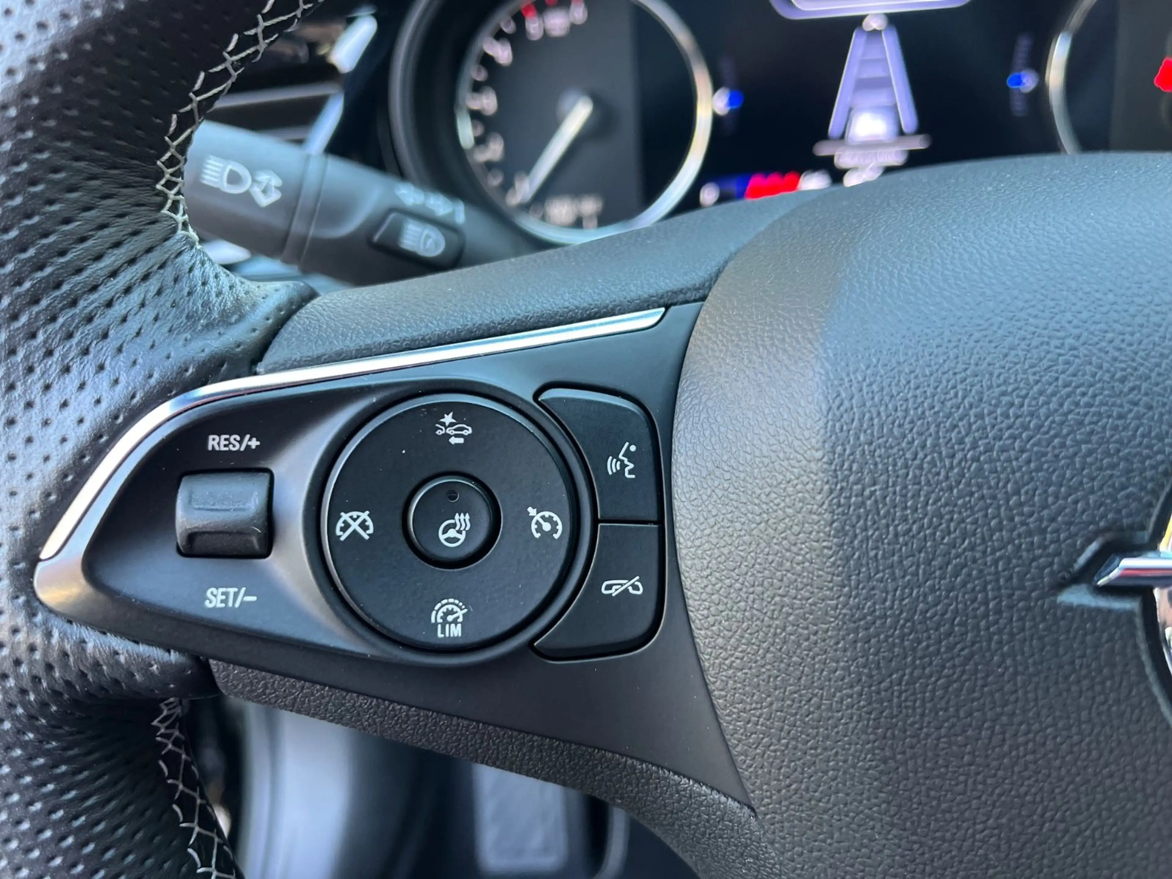 Opel Insignia B Sports Tourer Elegance — photo 15