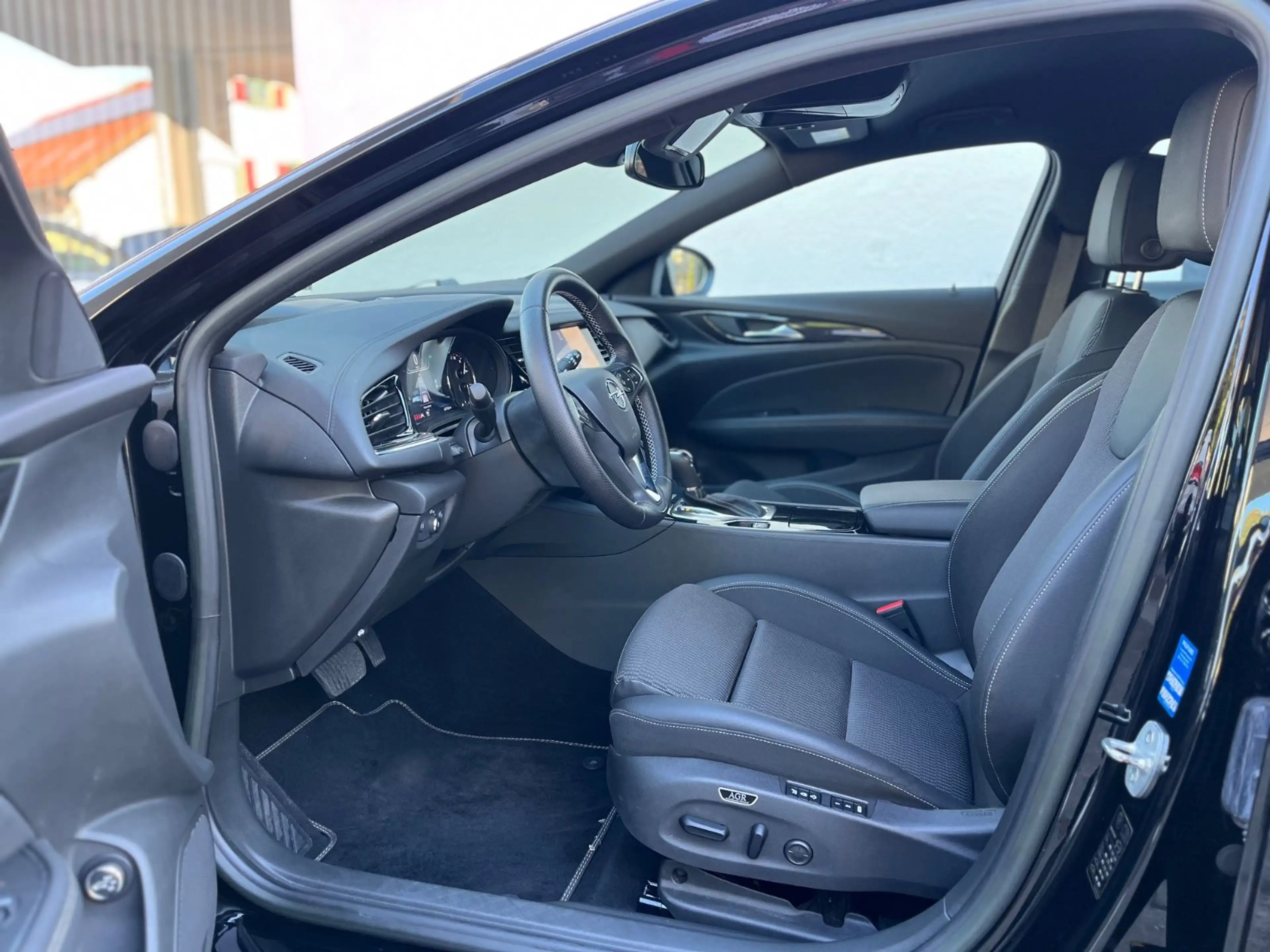 Opel Insignia B Sports Tourer Elegance — photo 11