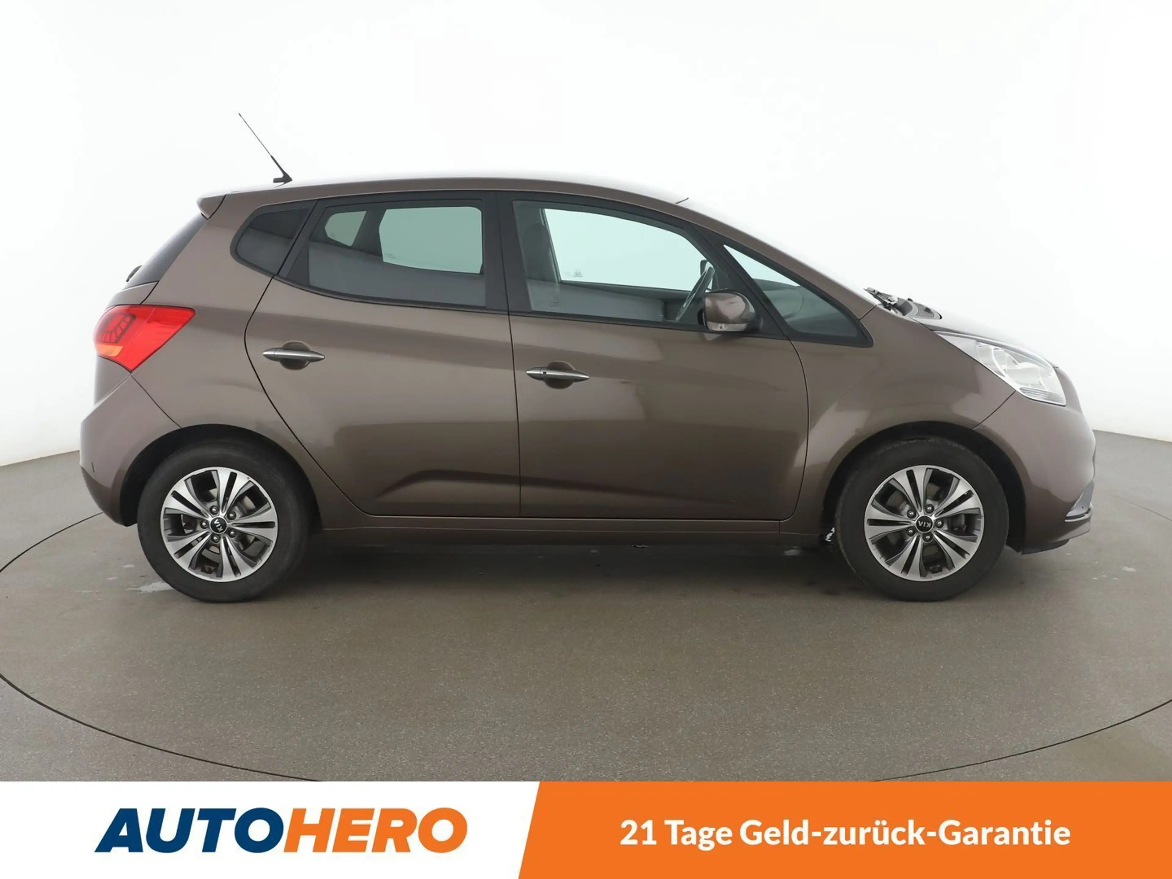 Kia Venga 1.6 Spirit Aut.*NAVI*TEMPO*PDC*SHZ* — photo 7