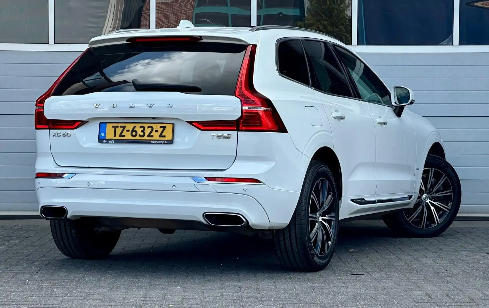 Volvo XC60 2.0 T8 Twin Engine AWD Inscription ACC BLIS PANO Blanc - 2