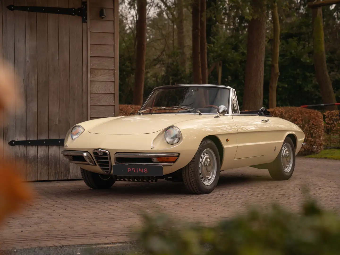 Alfa Romeo Spider Duetto 1600 | 26-year-ownership | Good condition White - 2