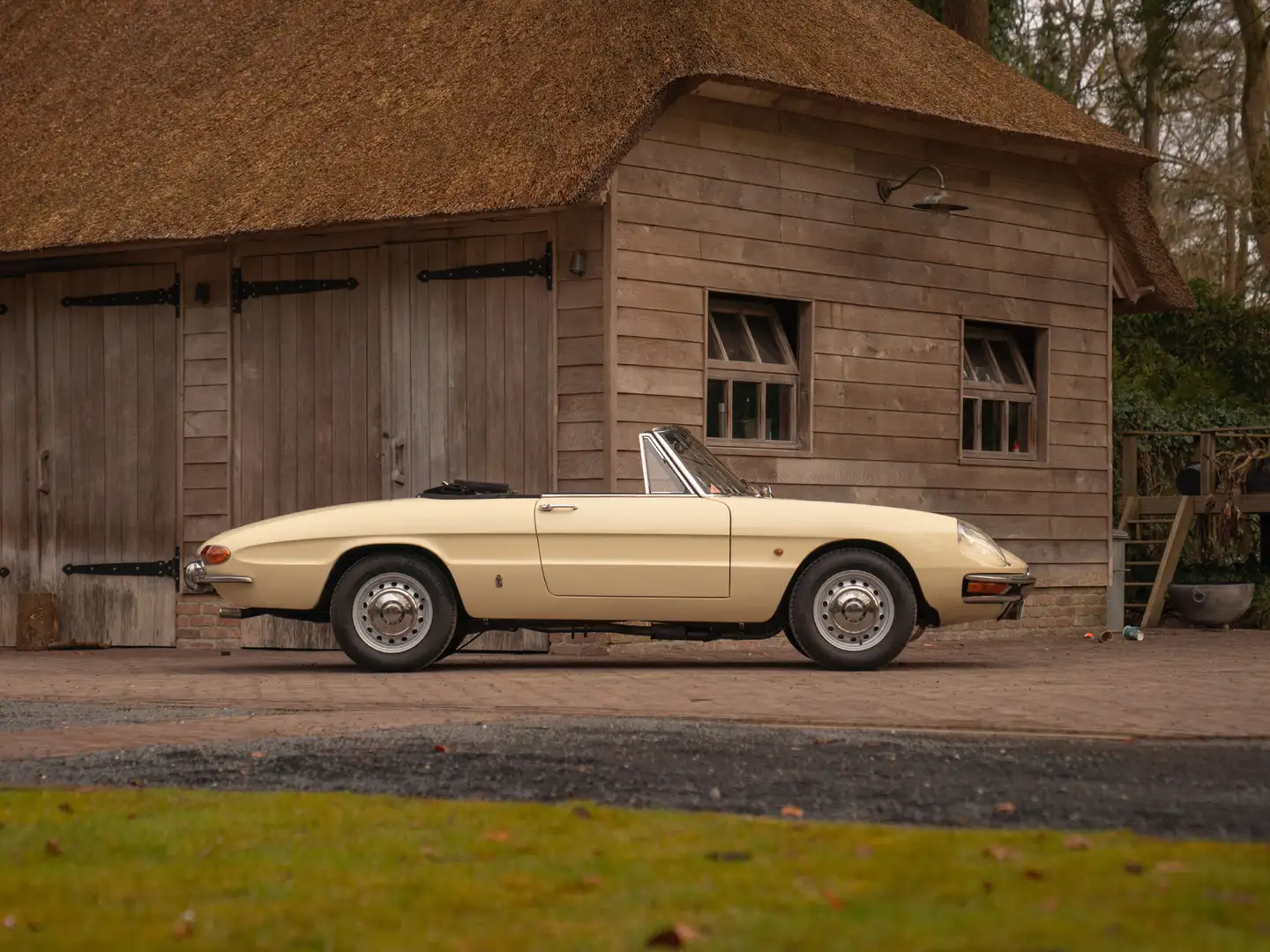 Alfa Romeo Spider Duetto 1600 | 26-year-ownership | Good condition White - 1