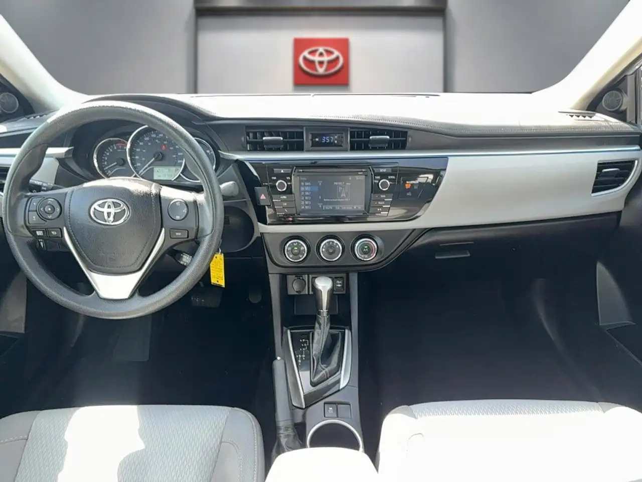 Toyota Corolla снимка Toyota Corolla