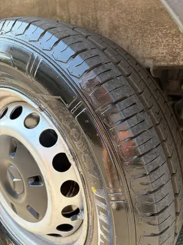 Mercedes-Benz Sprinter view 3