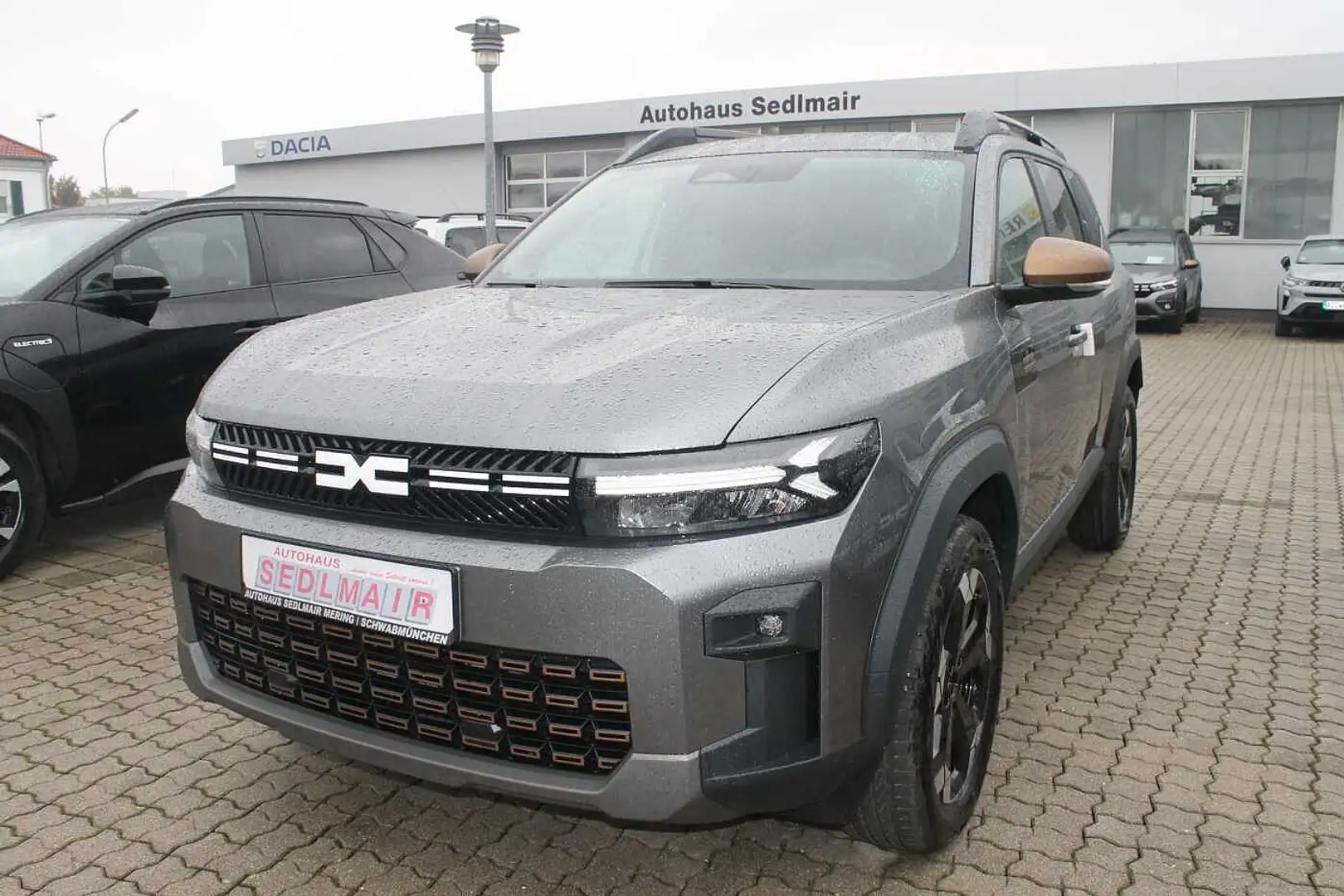 Dacia Bigster mild hybrid 140 Extreme sofort verfügbar Grijs - 1