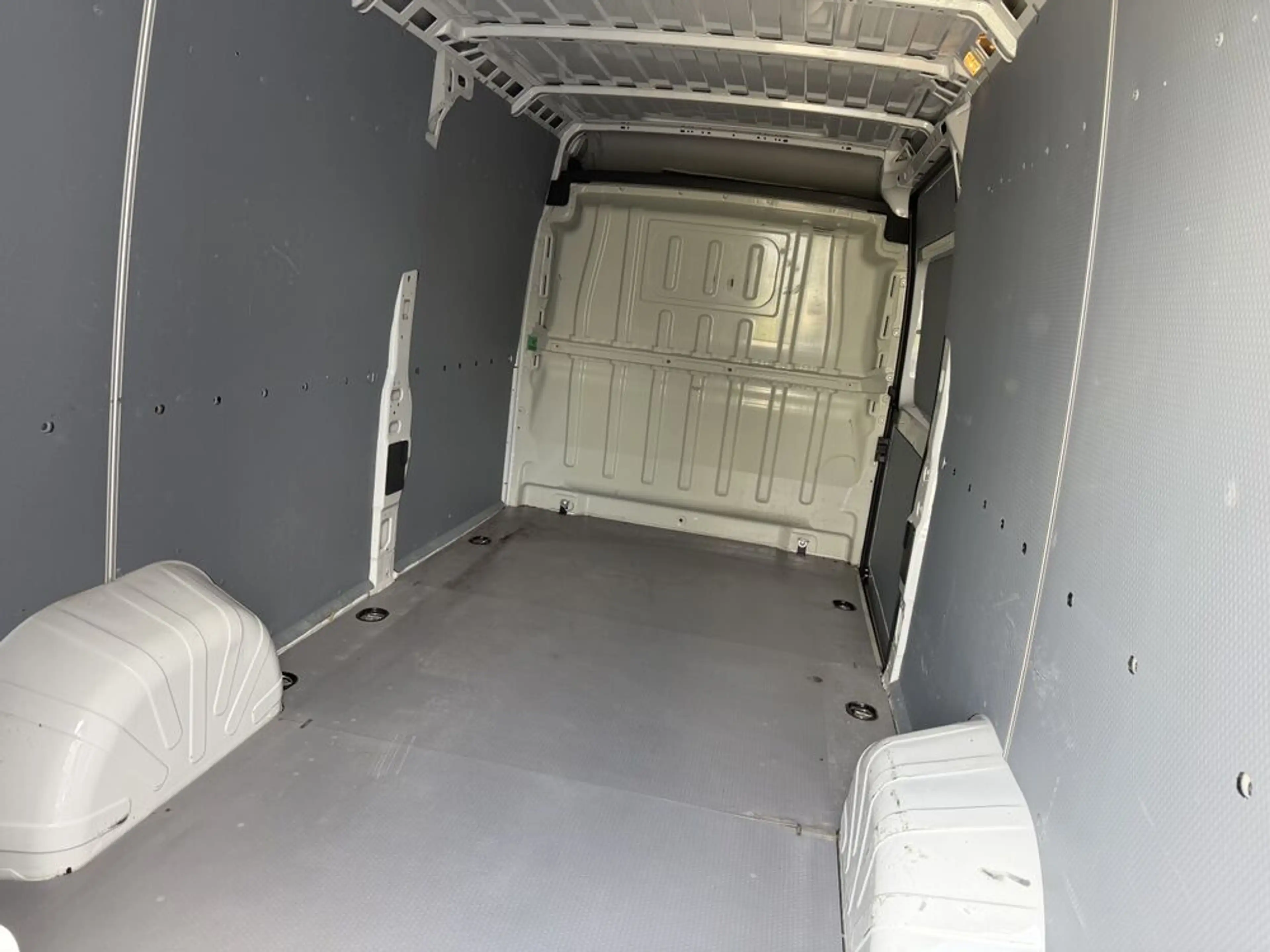 Peugeot Boxer 35+ L4H2 BlueHDi 140 S&S — photo 10