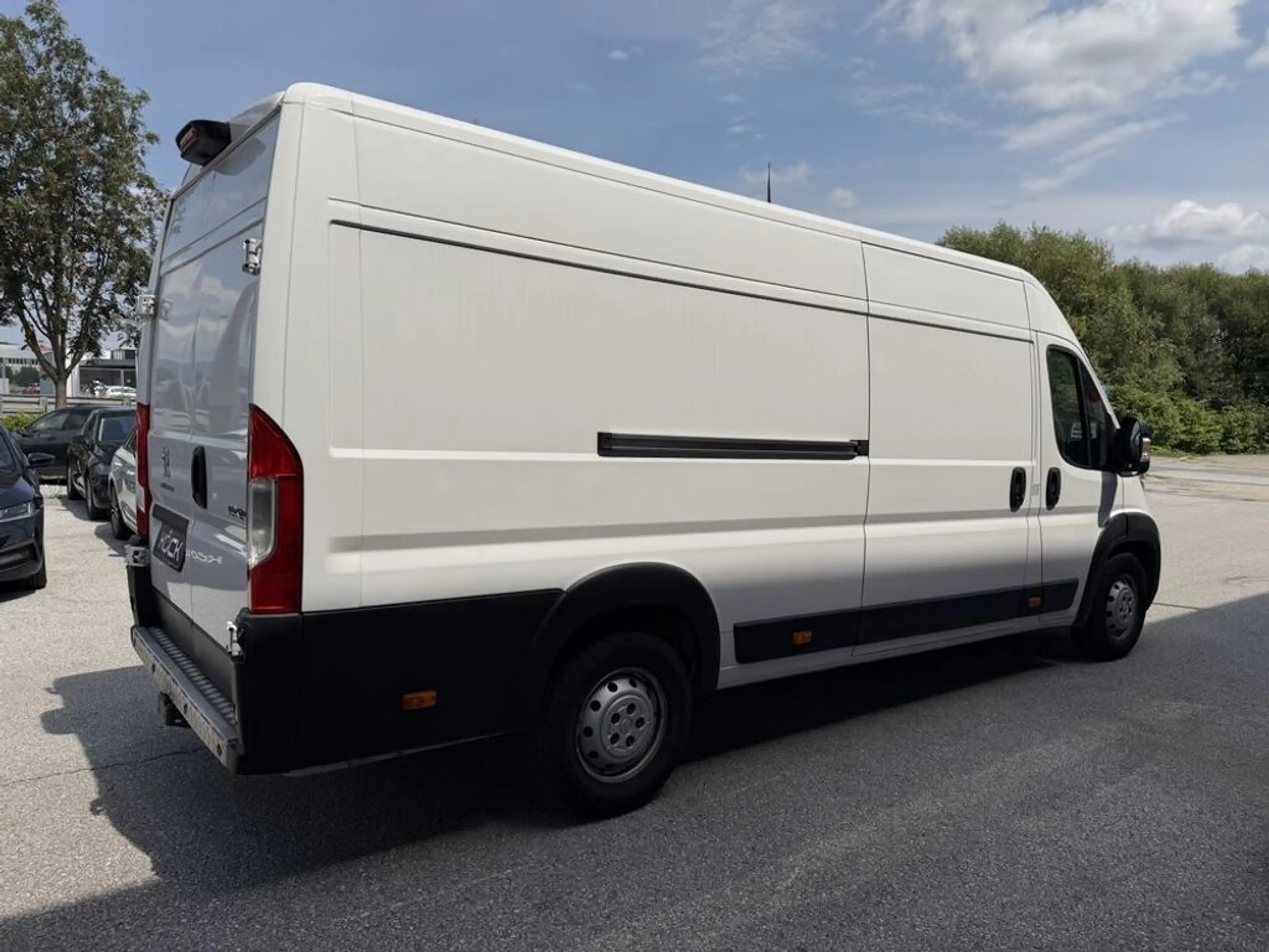 Peugeot Boxer 35+ L4H2 BlueHDi 140 S&S — photo 6