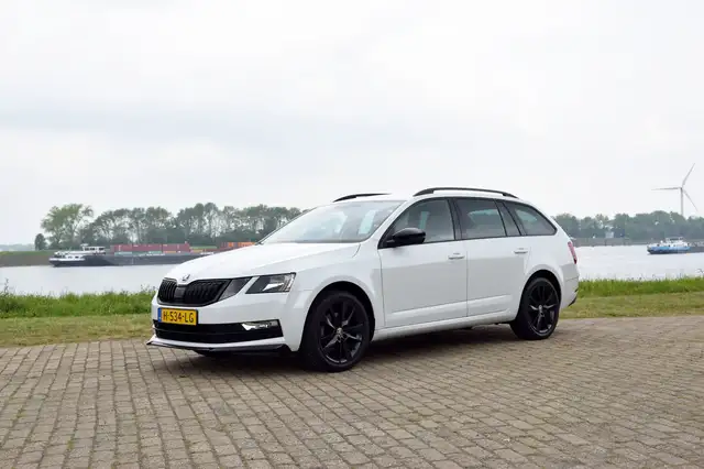 Skoda Octavia Combi 1.5 TSI Sport Bns