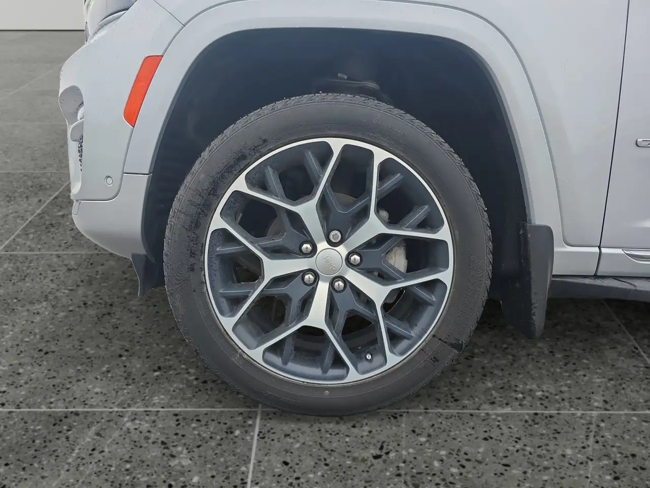 Jeep Grand Cherokee снимка Jeep Grand Cherokee