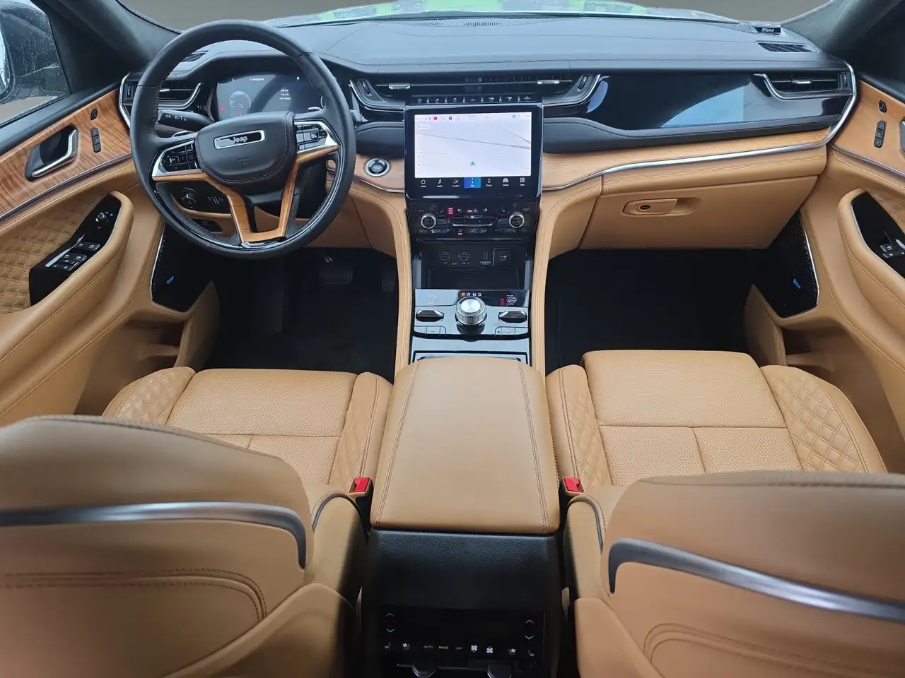 Jeep Grand Cherokee снимка Jeep Grand Cherokee