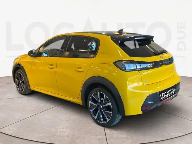 Peugeot 208 view 5