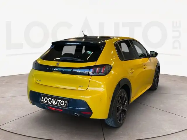 Peugeot 208 view 4