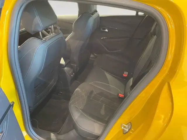 Peugeot 208 view 8