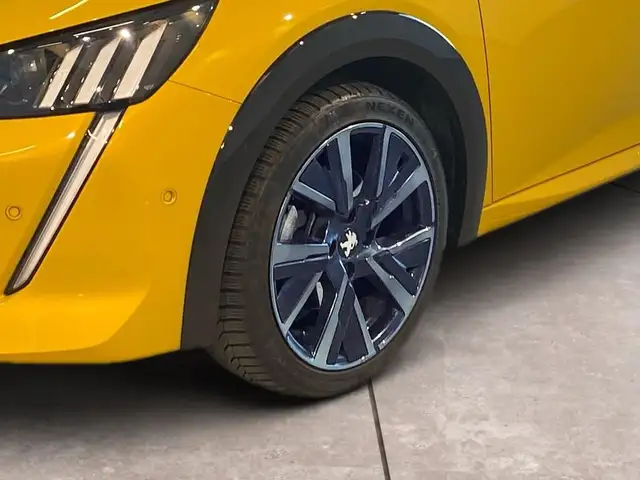 Peugeot 208 view 15