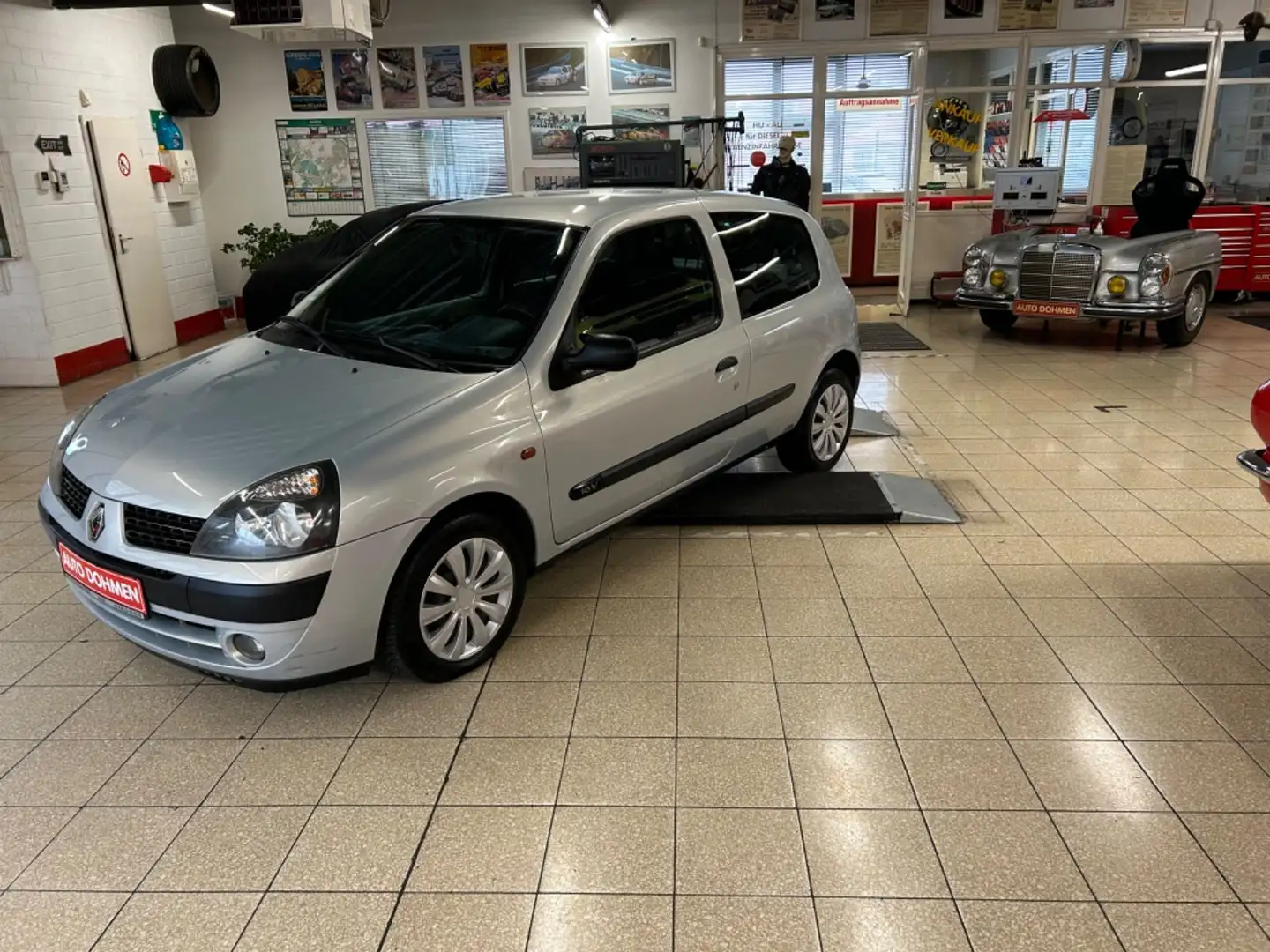 Renault Clio Dynamique 1.2 16V Silber - 1
