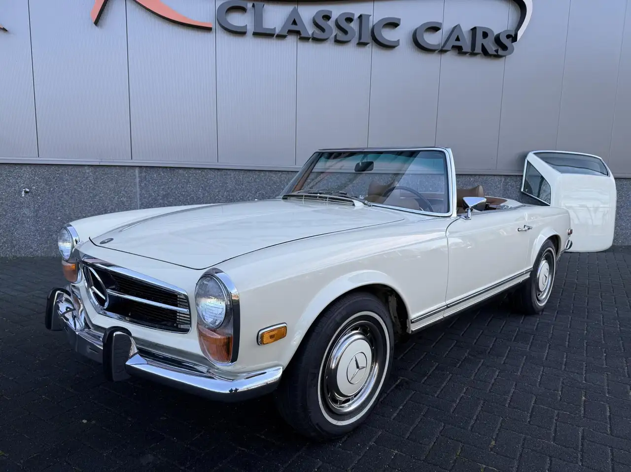 Mercedes-Benz SL 280 W113 Pagode, foto 3
