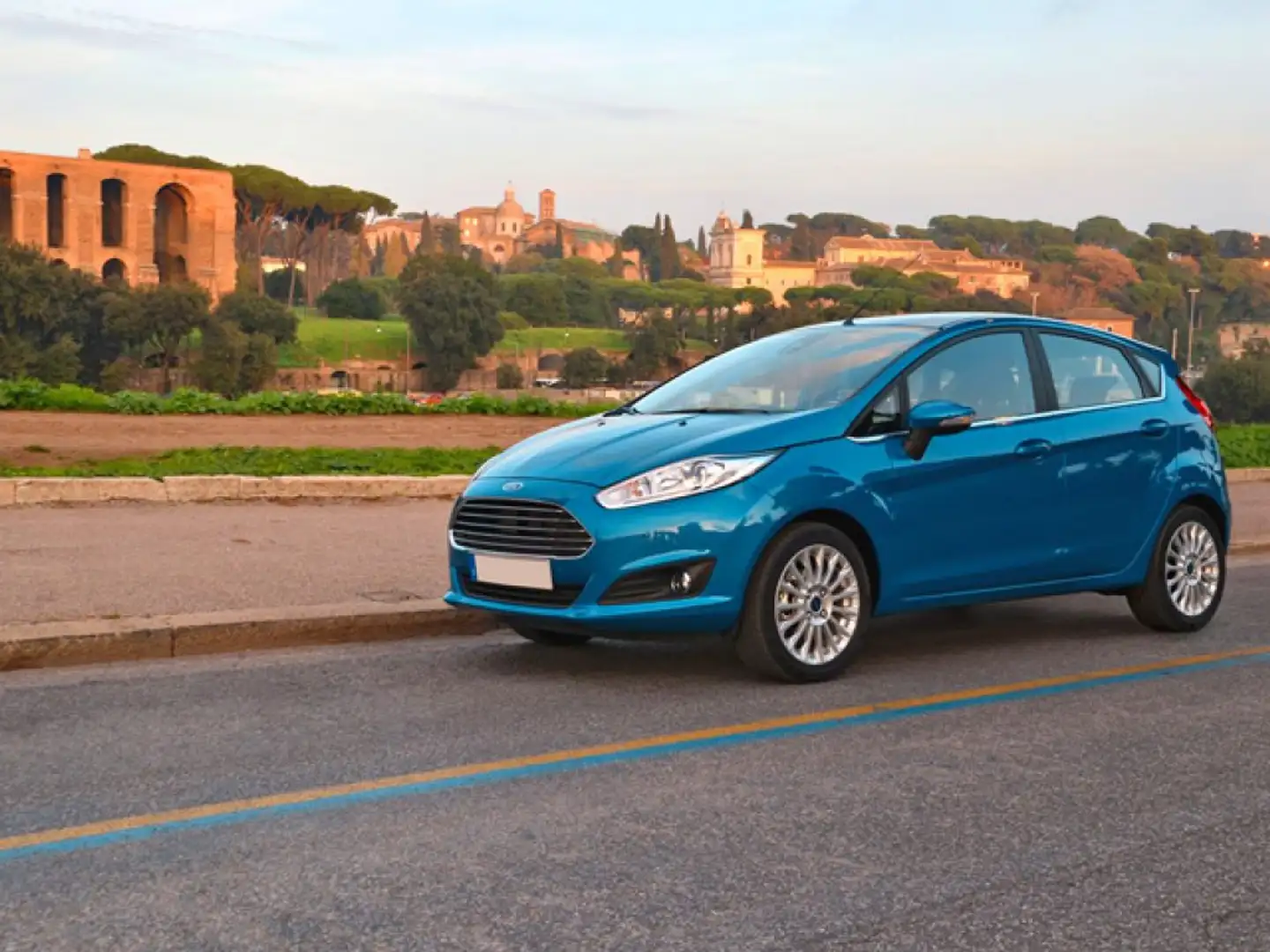 Ford Fiesta 1.4 5 porte Bz.- GPL Business Grau - 1