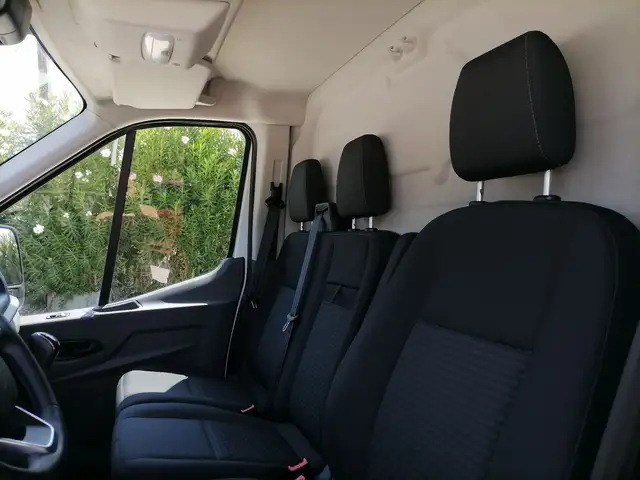 Ford Transit view 11