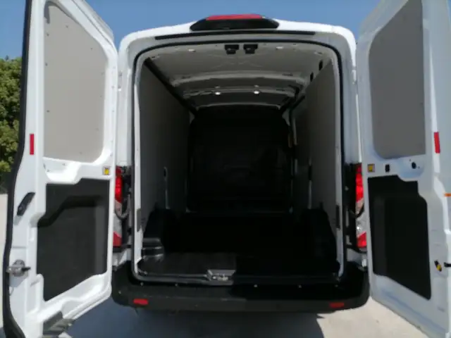 Ford Transit view 9
