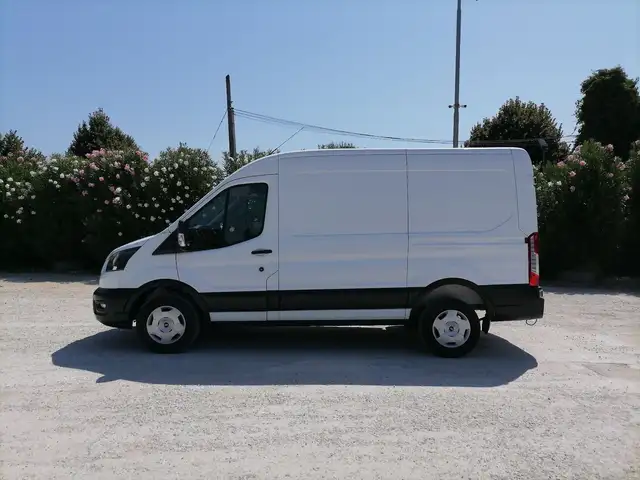 Ford Transit view 3