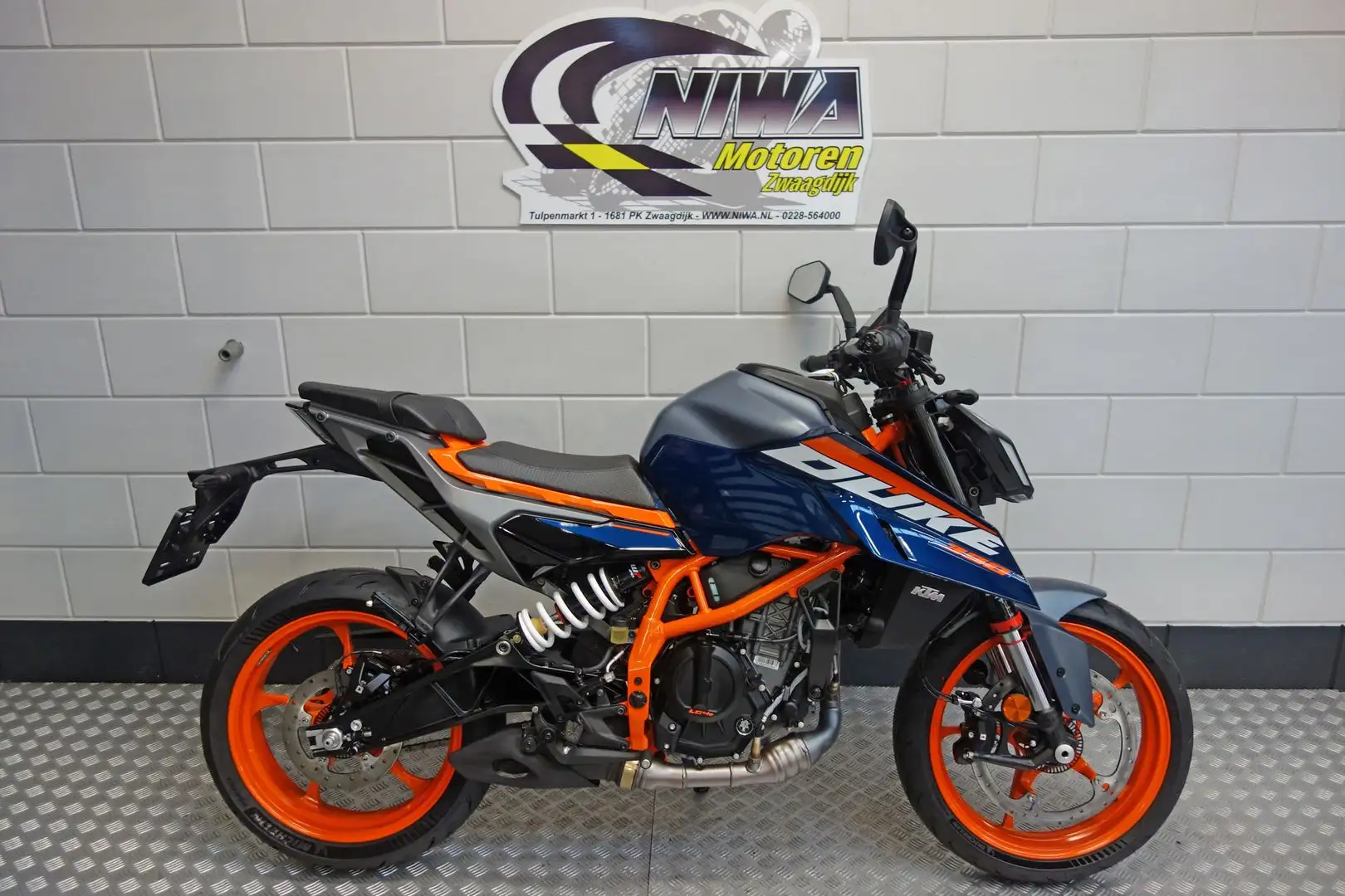 KTM 390 Duke Blauw - 1