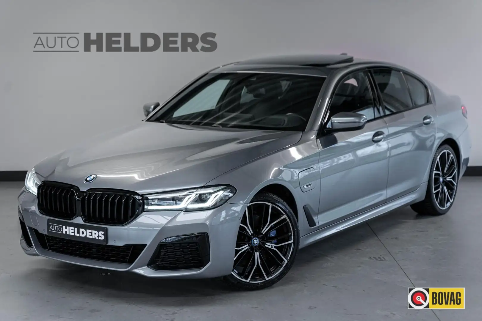 BMW 530 5-serie 530e xDrive M Sport Pano HuD H&K ACC Lane Zilver - 1