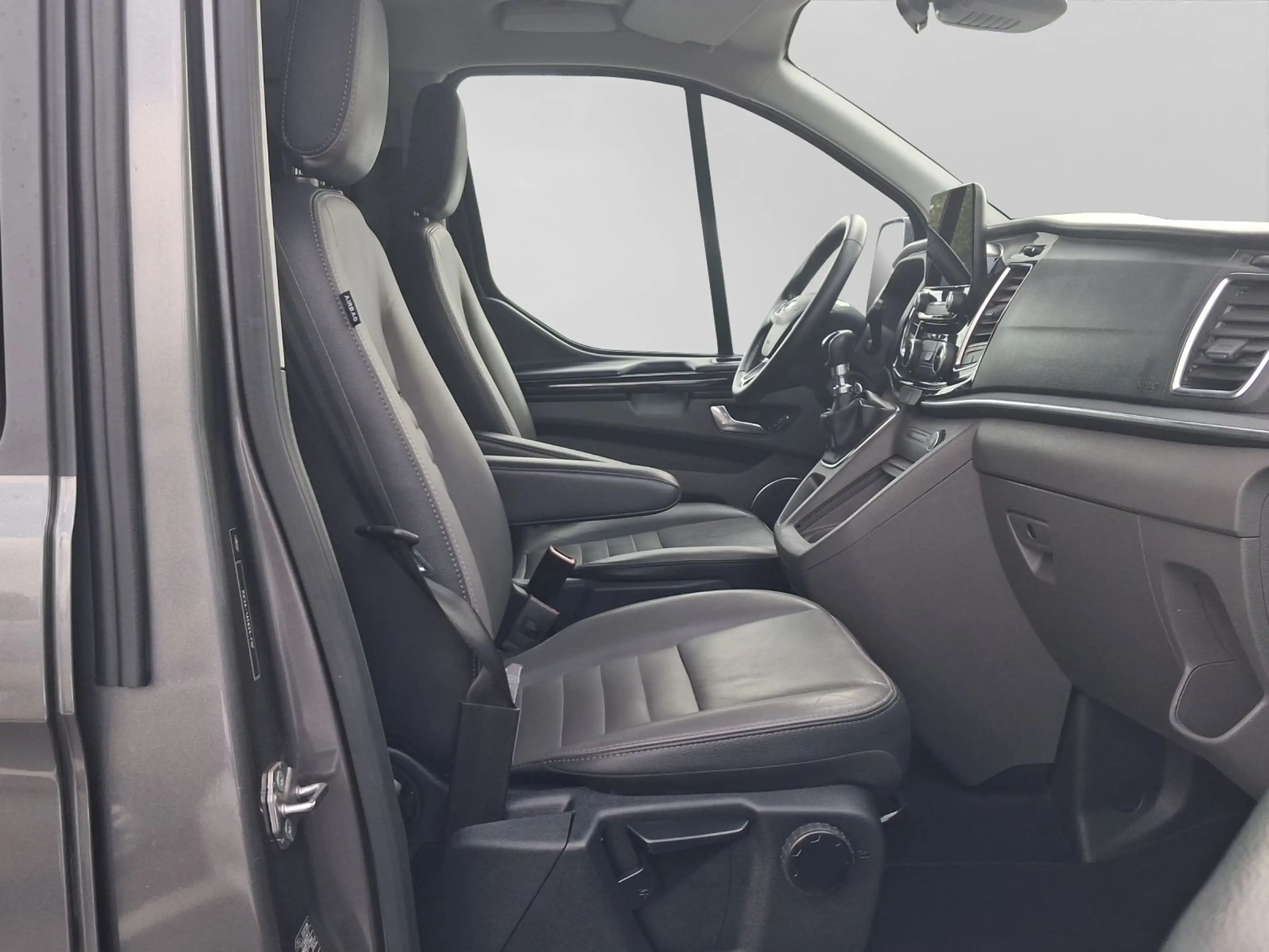 Ford Tourneo 2.0 TDCi TITANIUM X LEDER AHK LM17 — photo 4