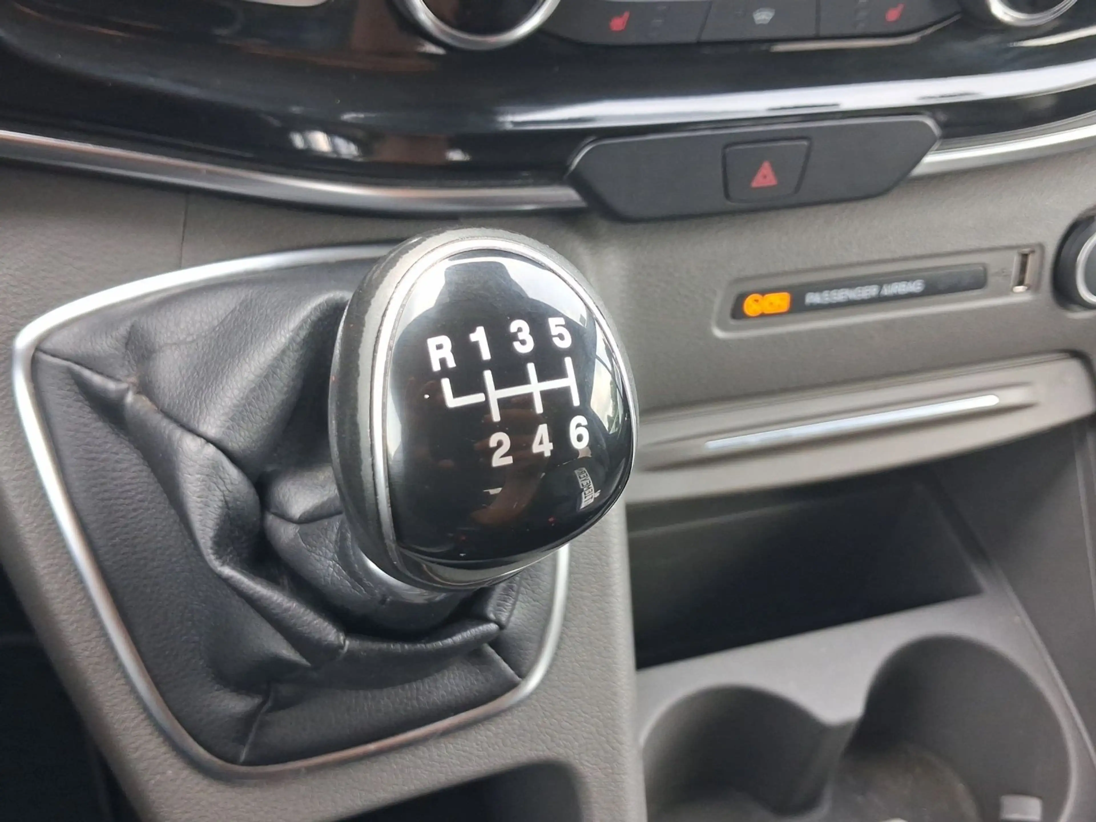 Ford Tourneo 2.0 TDCi TITANIUM X LEDER AHK LM17 — photo 11