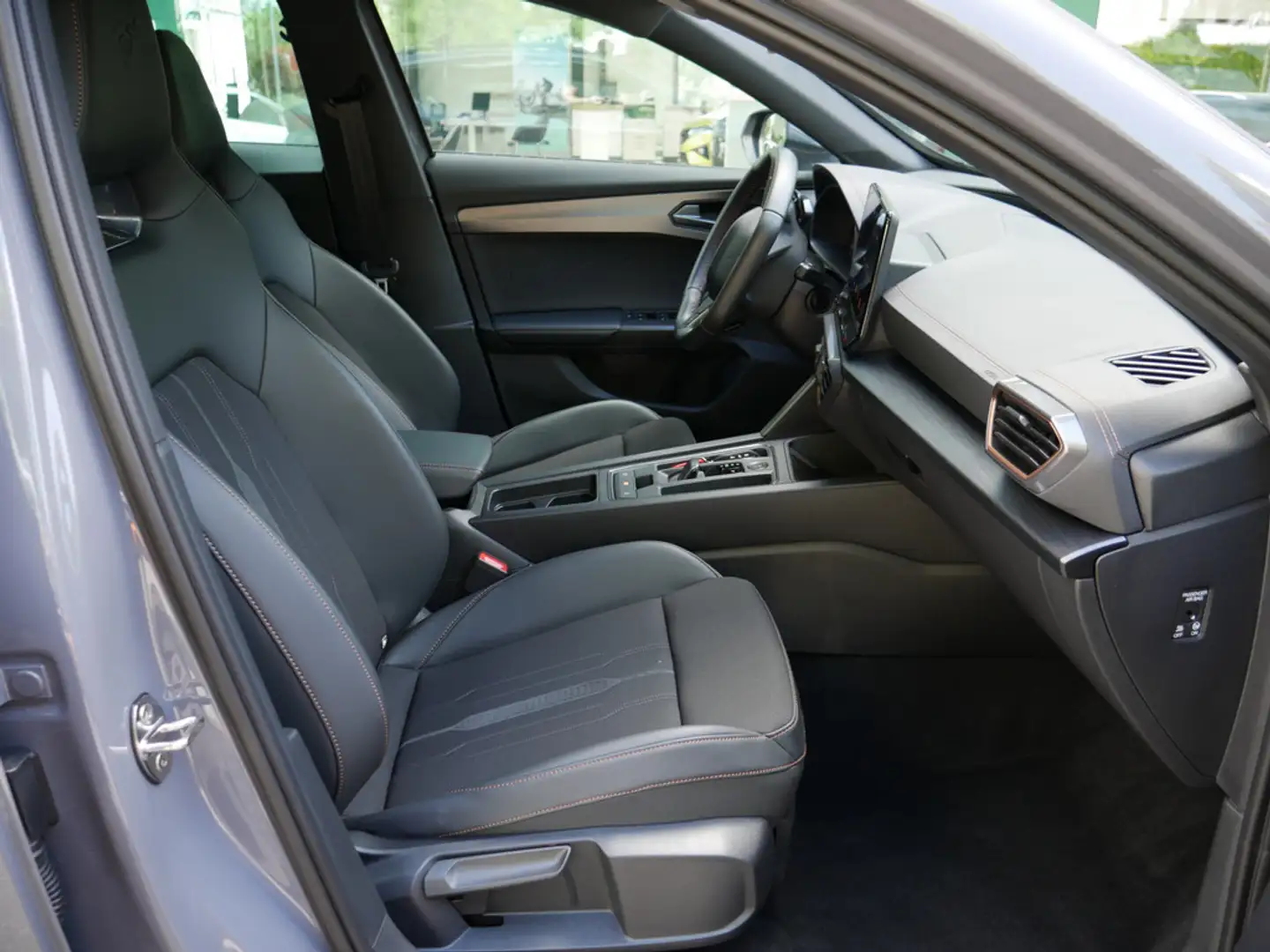 CUPRA Formentor 2.0 TSI VZ 4Drive COPPER ACC LED Grau - 2