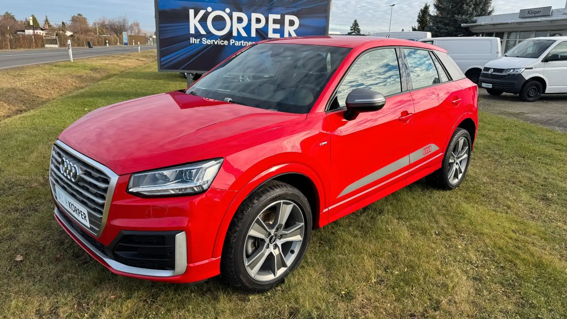 Audi Q2 35 TFSI sport Rojo - 1