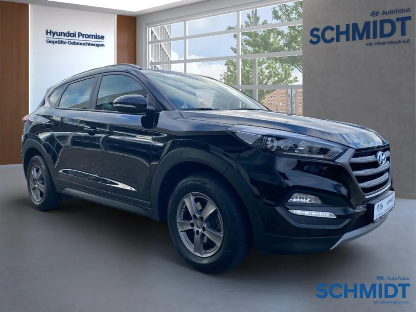 Hyundai TUCSON Go+ 2WD Navi 2-Zonenklima SHZ Tempomat PDC Rückfah Schwarz - 2