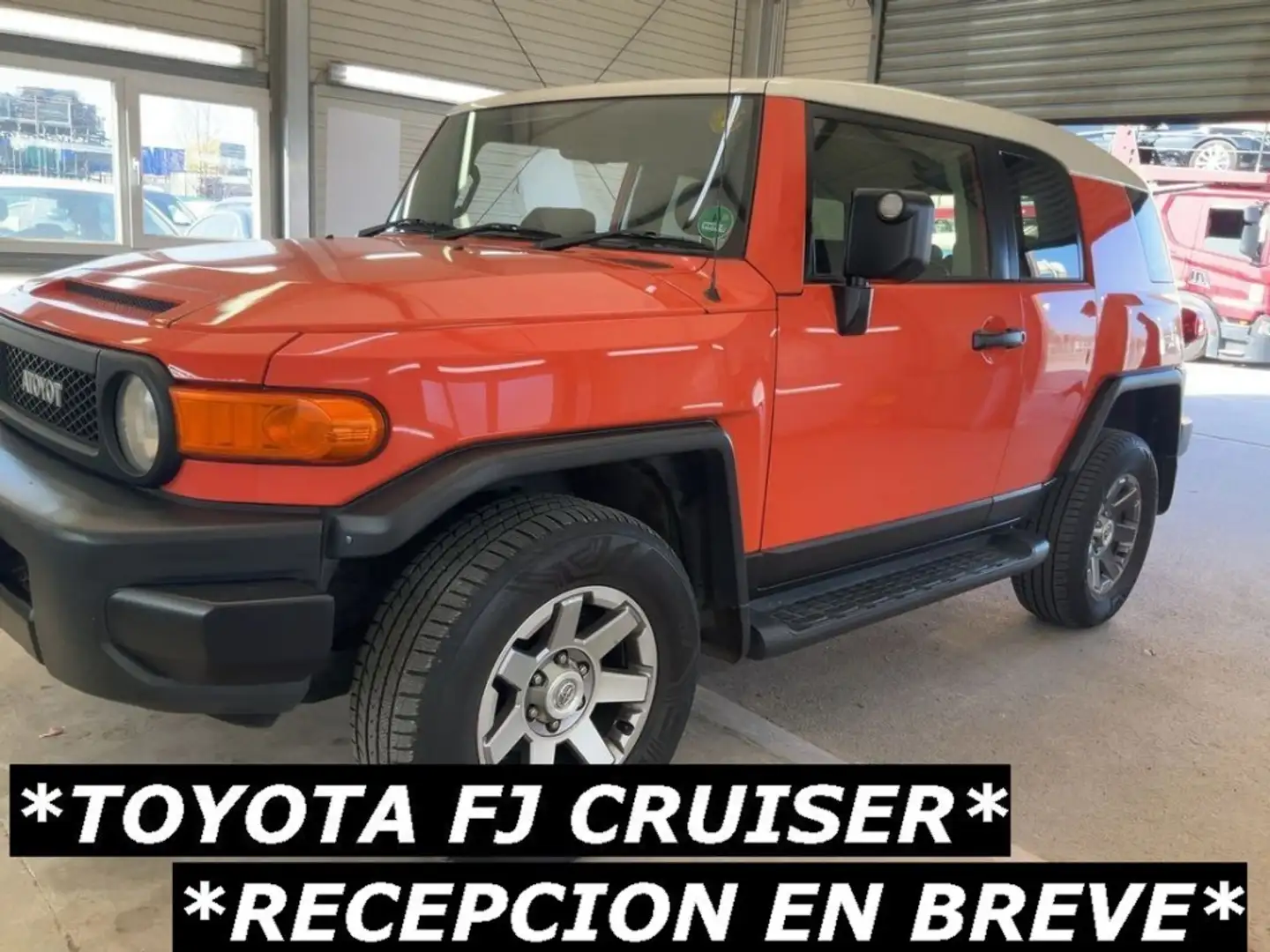 Toyota FJ Cruiser 4.0 V6 4WD Rot - 1