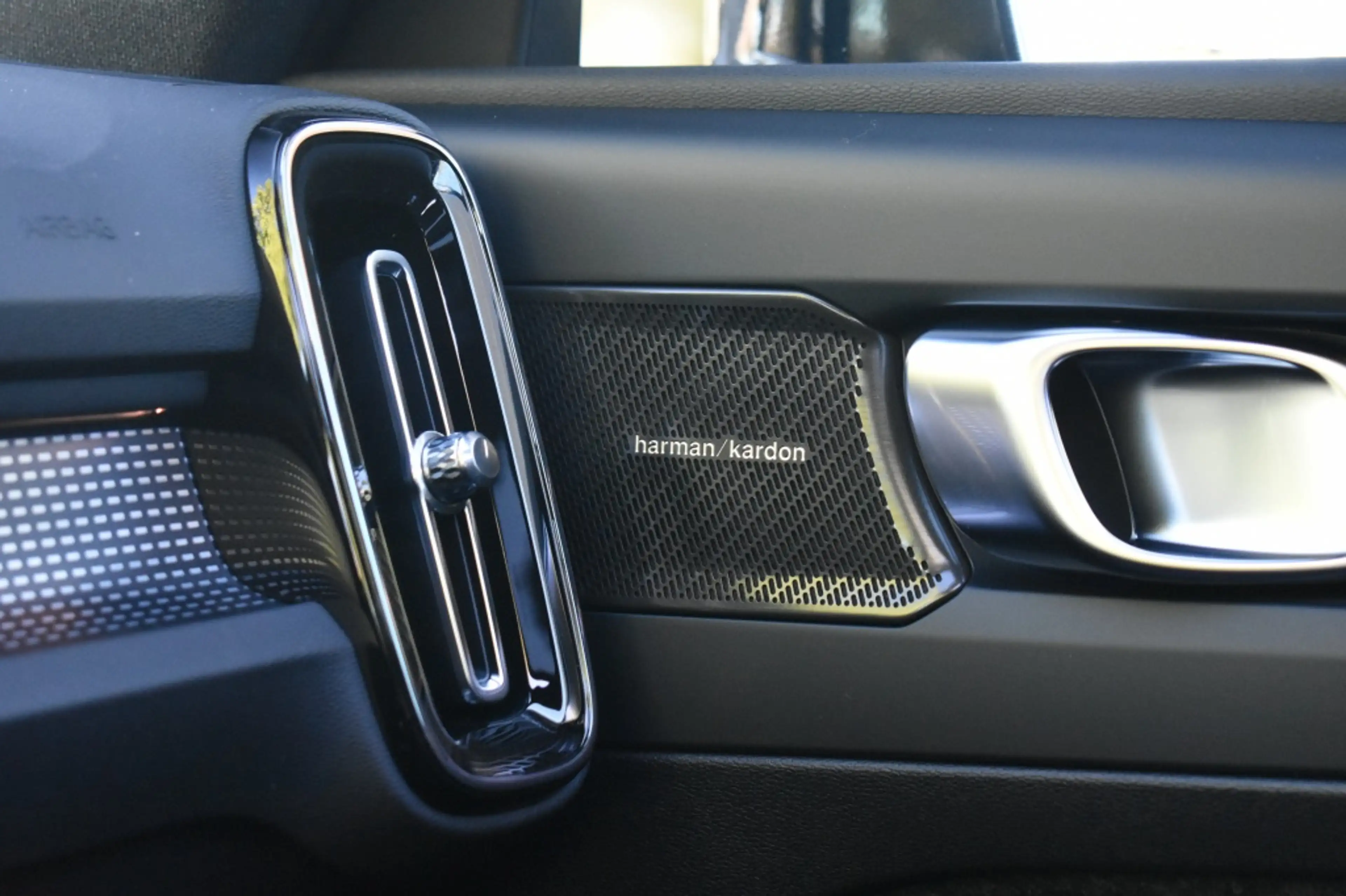 Volvo EX40 Extended Range Ultra Black Edition 252pk/82kWh | G — photo 27