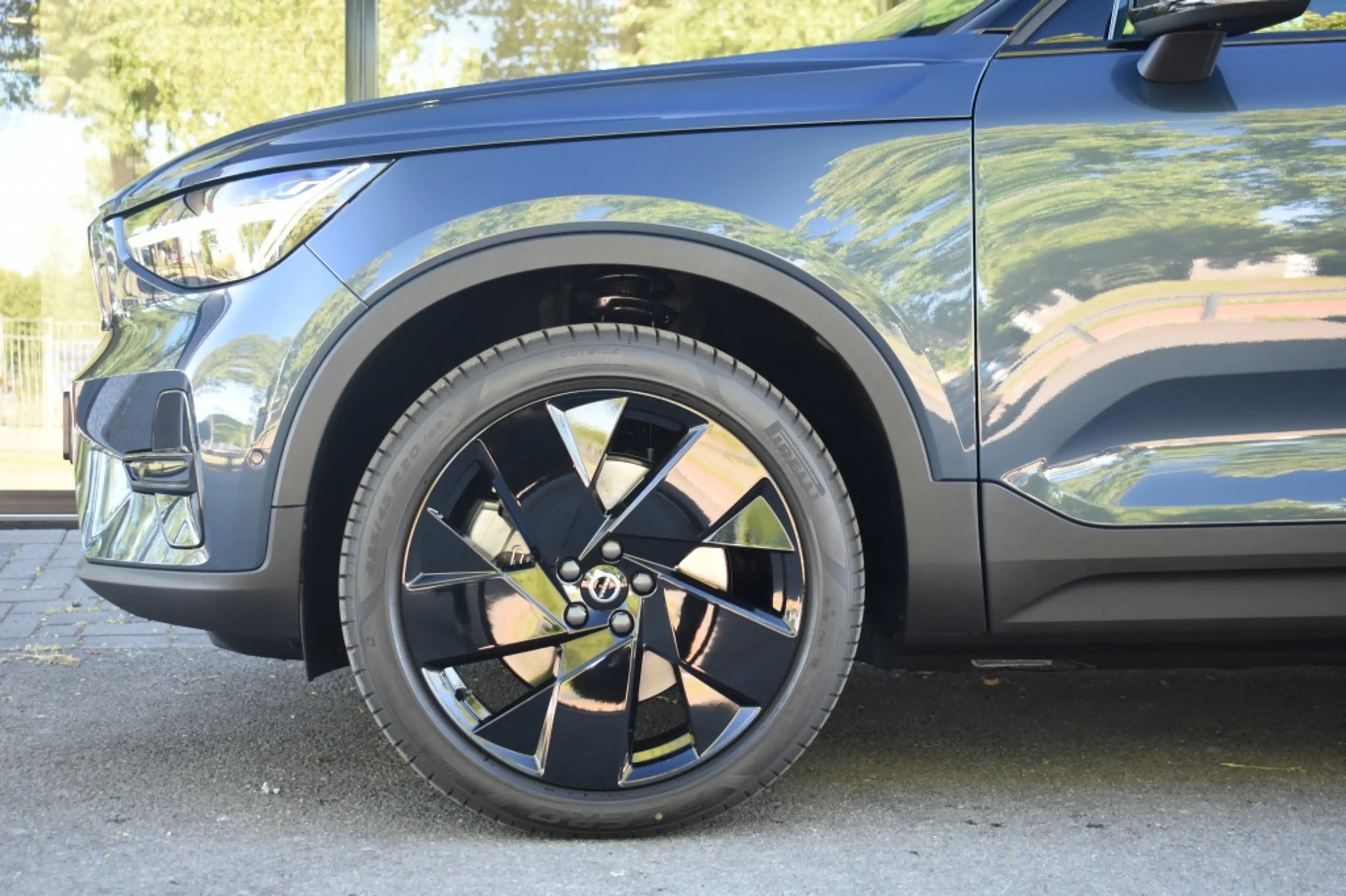 Volvo EX40 Extended Range Ultra Black Edition 252pk/82kWh | G — photo 6