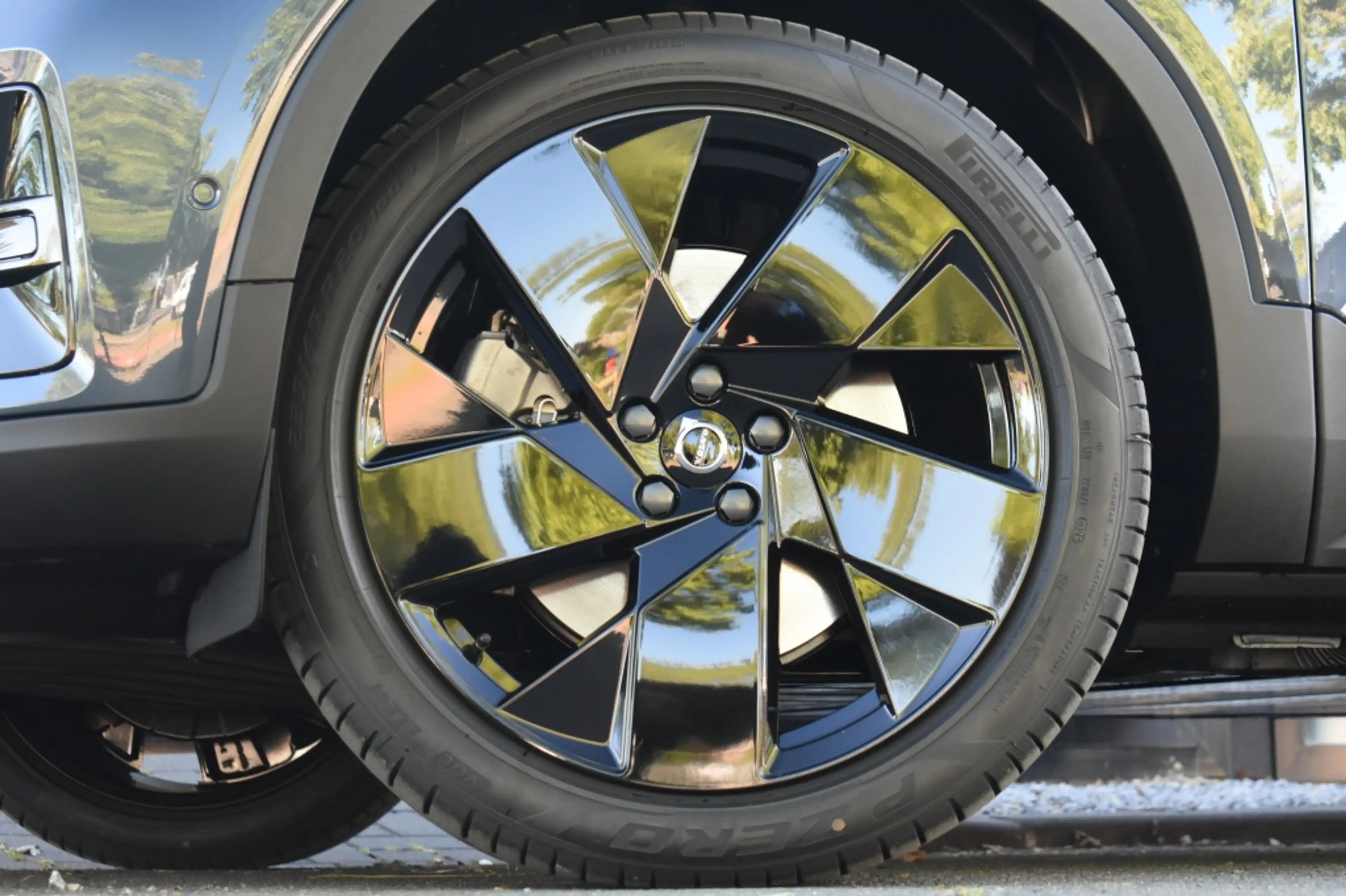 Volvo EX40 Extended Range Ultra Black Edition 252pk/82kWh | G — photo 17