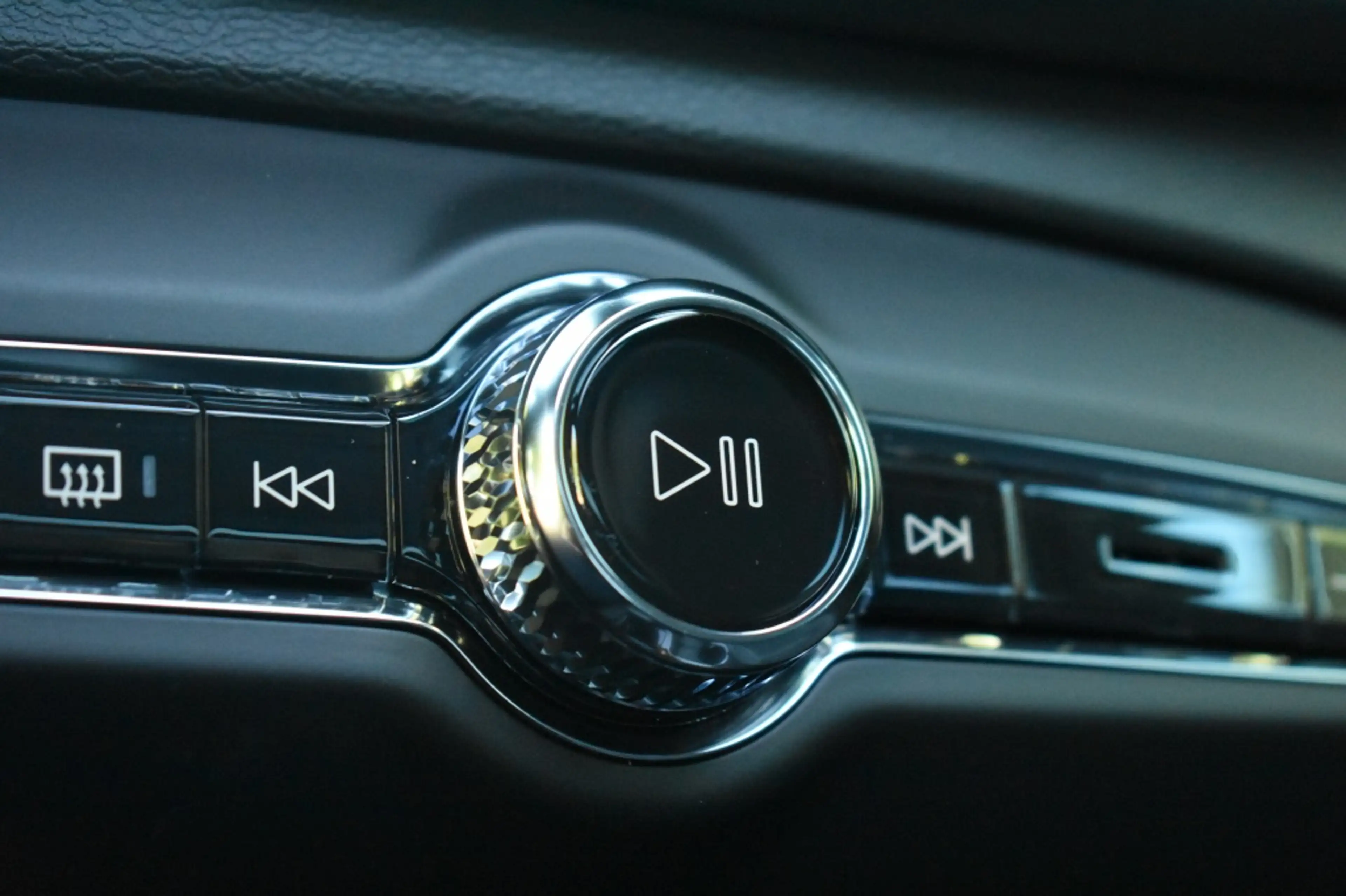 Volvo EX40 Extended Range Ultra Black Edition 252pk/82kWh | G — photo 32